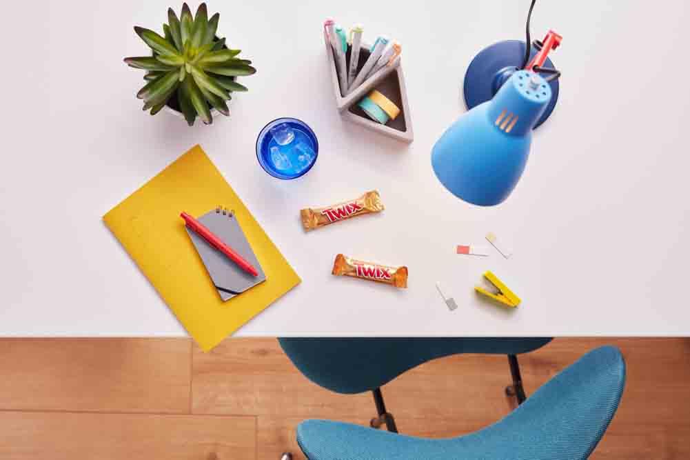 Twix, Mars, Skittles Variety Pack - Chocolate and Sweets Gift Box, 600g 3