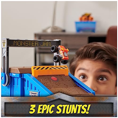Monster Jam Mini Freestyle Flip Arena Spielset und Aufbewahrung mit 2 Mini-Trucks, Ki