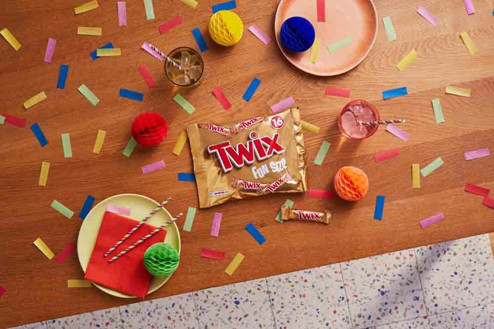 Twix, Mars, Skittles Variety Pack - Chocolate and Sweets Gift Box, 600g 5