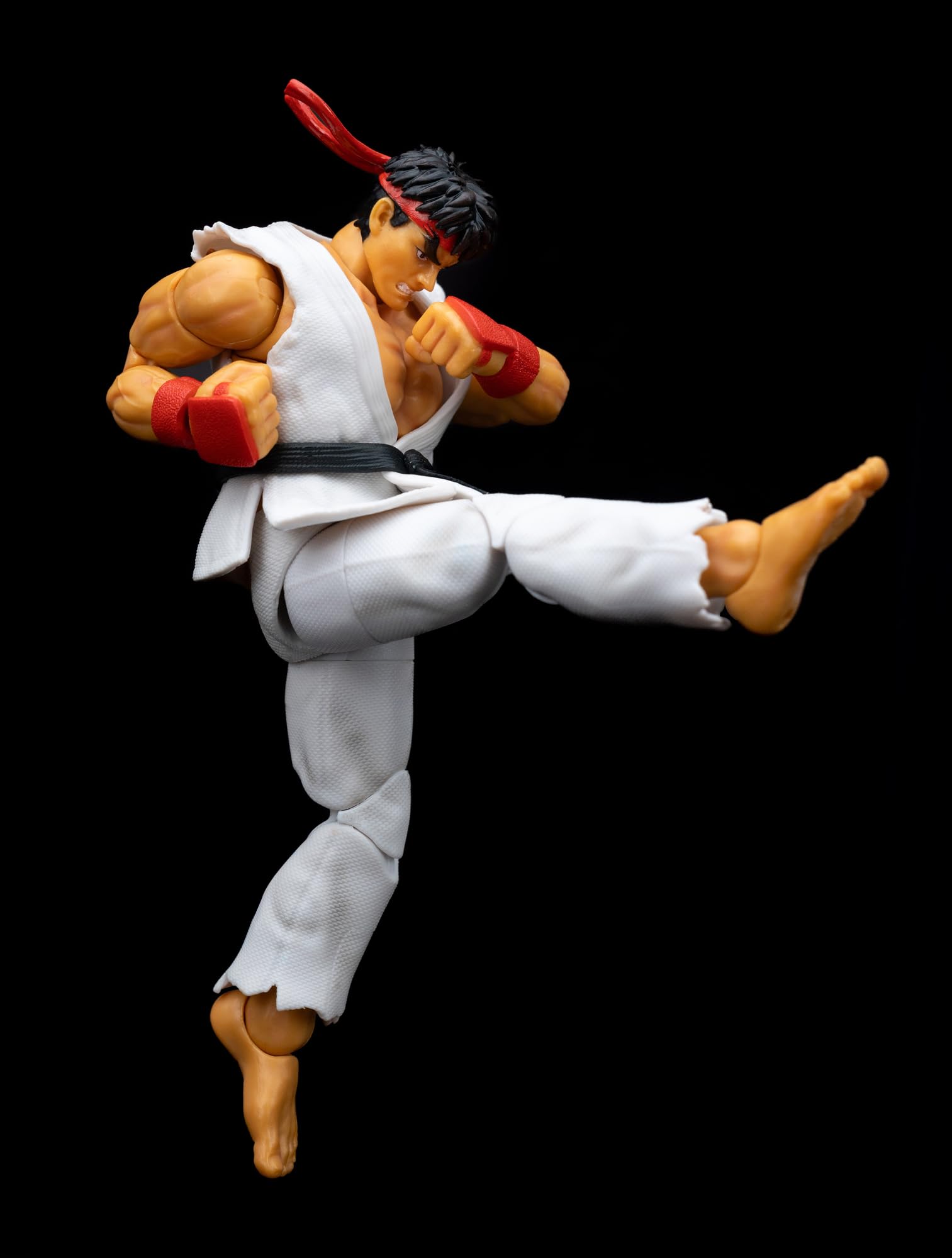 Jada Street Fighter II Ryu Action Figure - 15 cm Articulated Collectible with Interchangeable Hands, Head & Hadoken Accessory