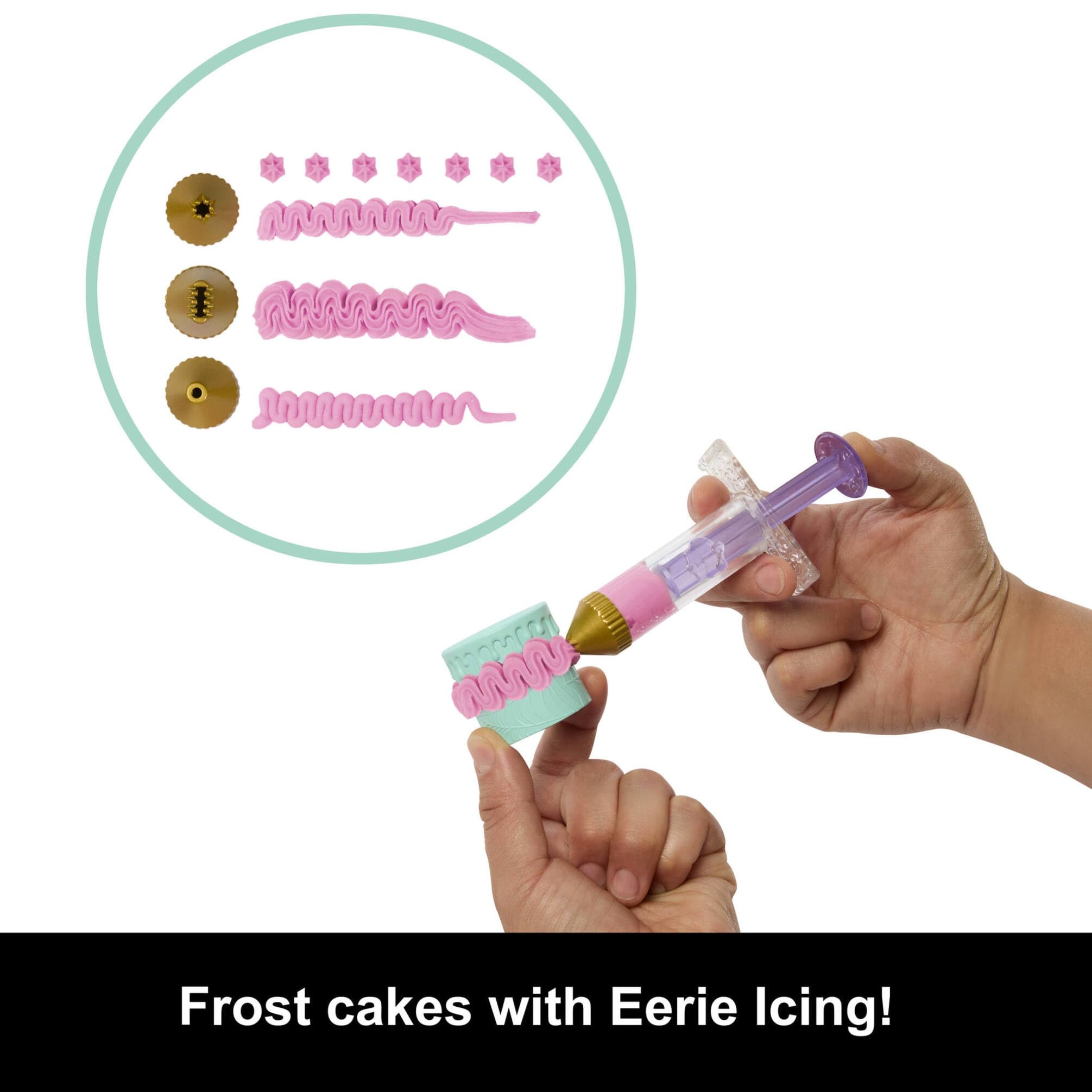 Monster High Scary Sweet Birthday Cake Kit with Clawdeen Wolf Doll - 30-Piece Cake Decorating Playset for Kids 4-10