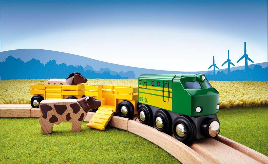 BRIO World Farm Engine Train Toy - Wooden Railway Add-On with Cattle Wagons and Animals 7