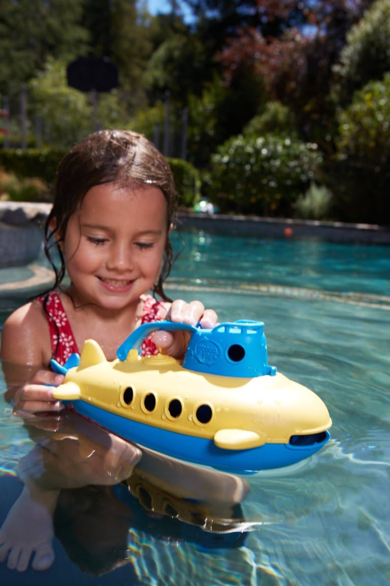 Green Toys Submarine - Blue Handle, Recycled Plastic Bath Toy for 6+ Months