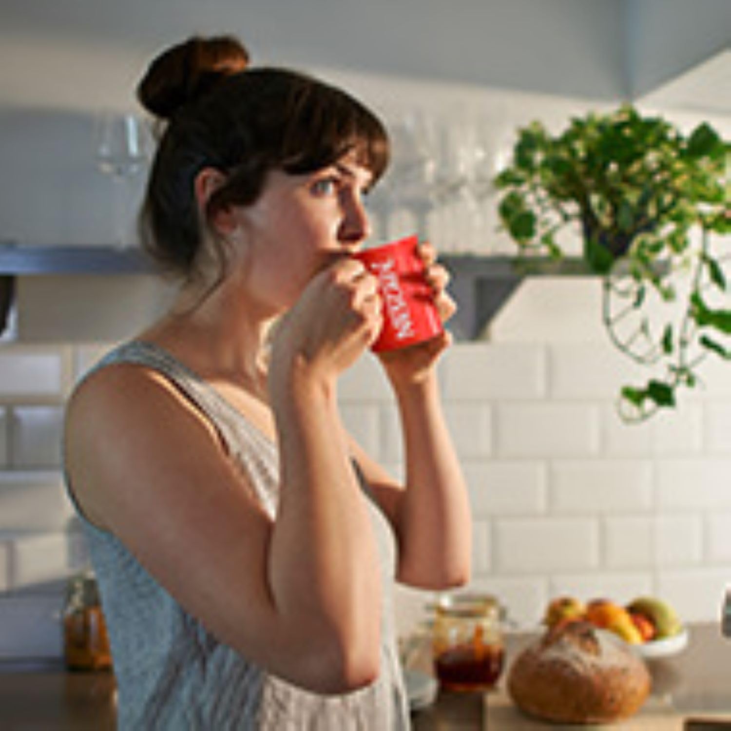 NESCAFÉ Original Decaf Instant Coffee 190g - Rich Aroma, Full and Bold Flavor 6