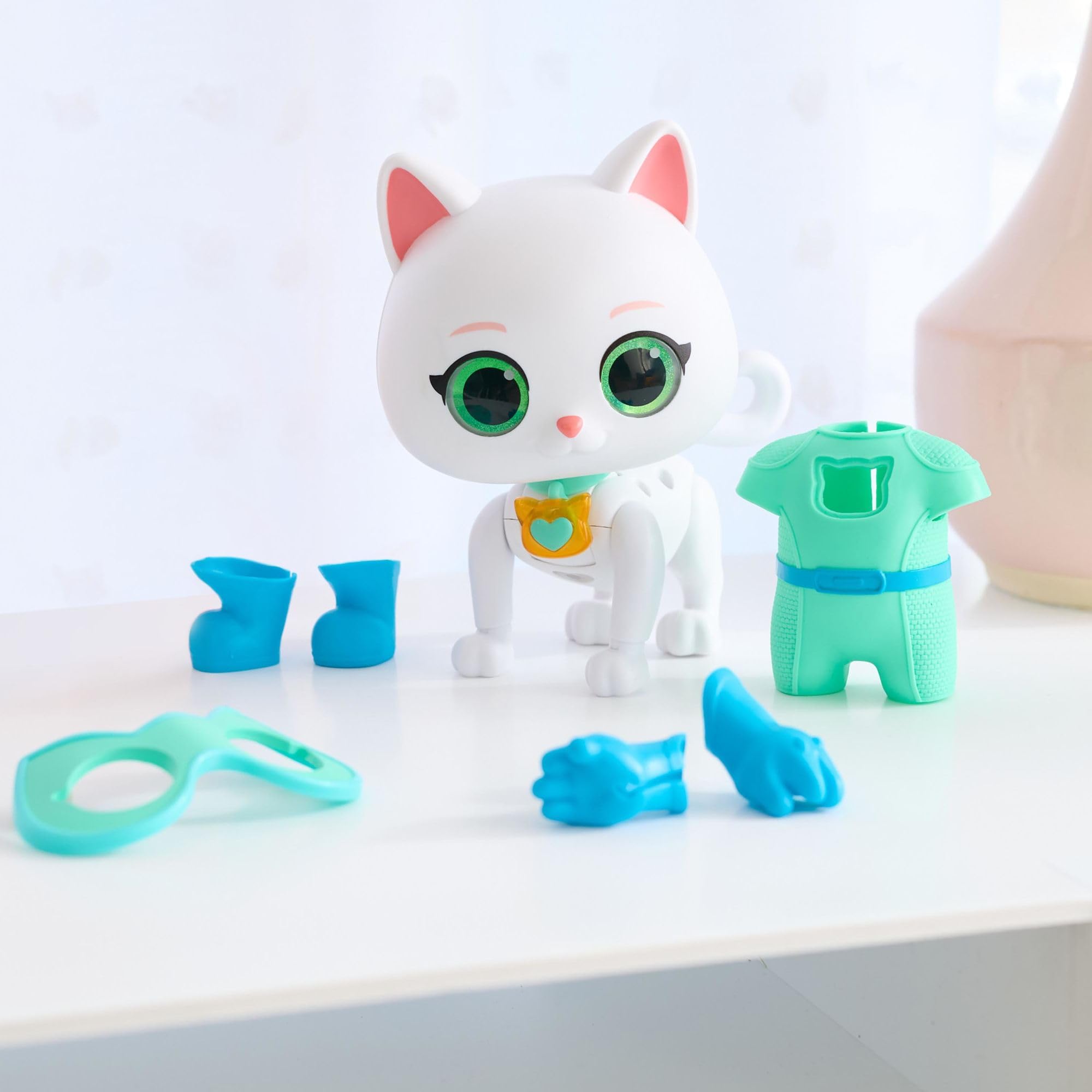 Just Play SuperKitties Transforming Bitsy Figure - Cat-Tastic Action Toy for Kids 3+