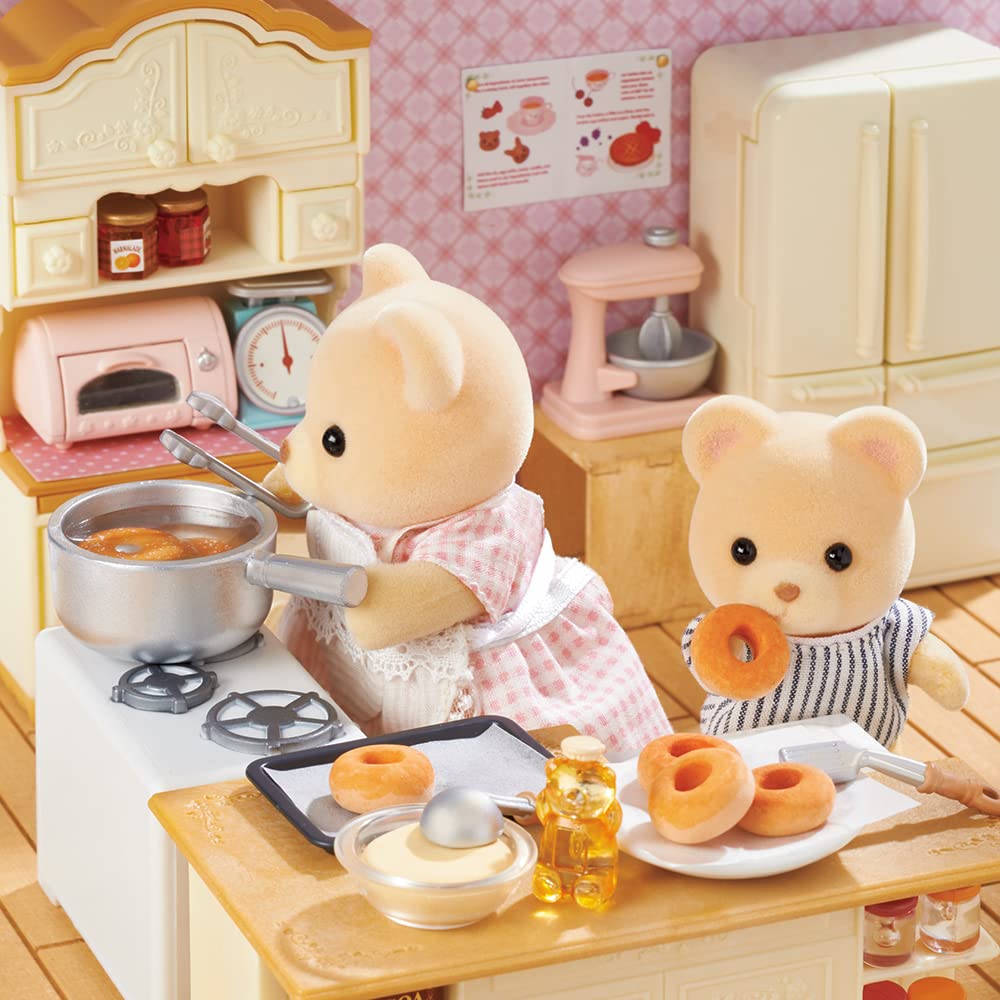 Sylvanian Families - Bear Family 4-Piece Collectible Figure Set 5