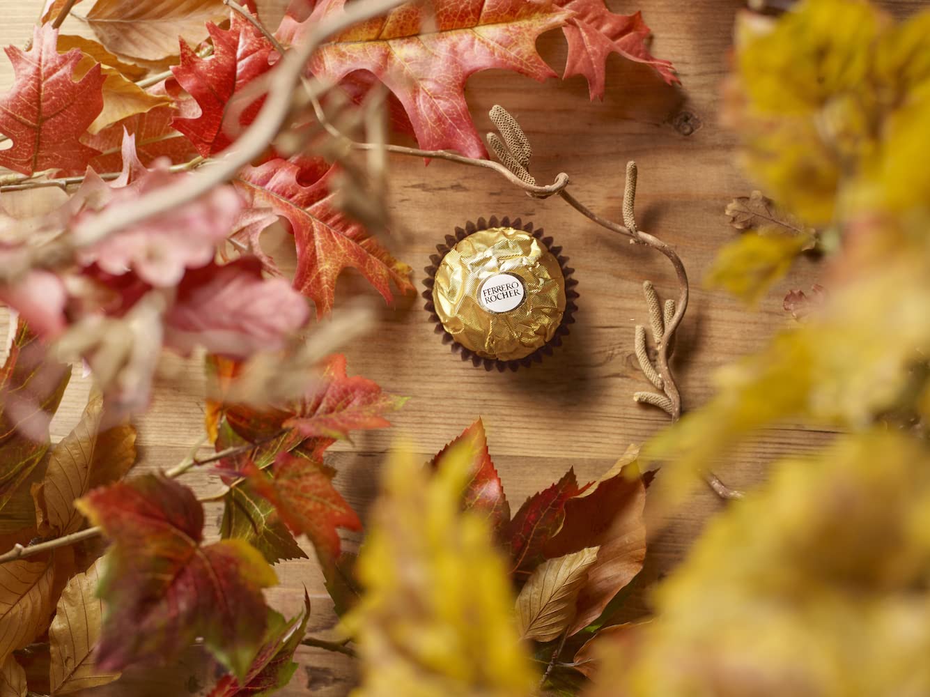 Ferrero Rocher Pralines Bulk Box - 48 Pieces, Hazelnut Milk Chocolate Treats for Gifting & Celebrations 3