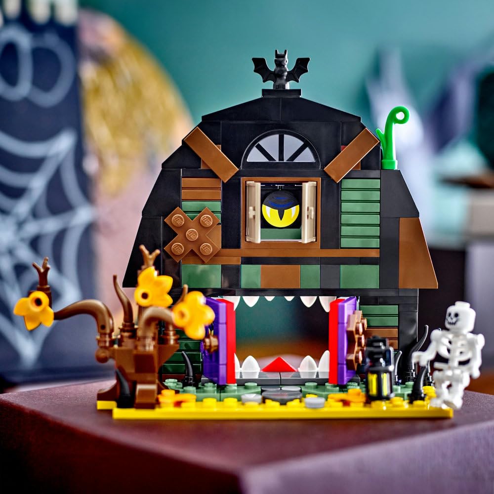 LEGO Halloween Barn - Play & Display Toy with a Skeleton Minifigure and Spo 6