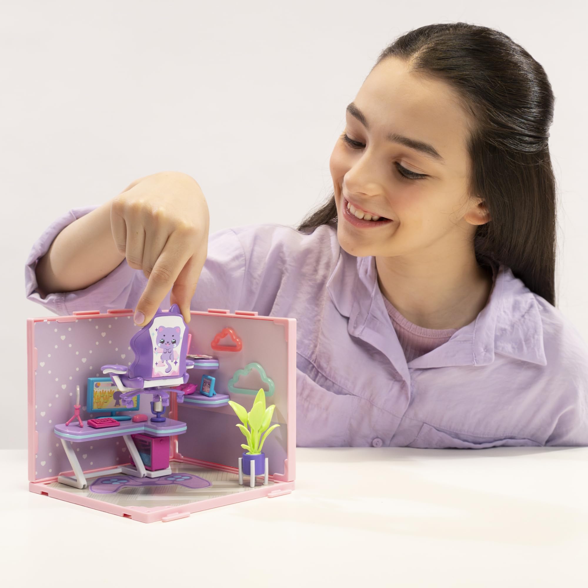 Goliath Suite Spaces Game Room Set - Customizable Playset for 3-4" Dolls