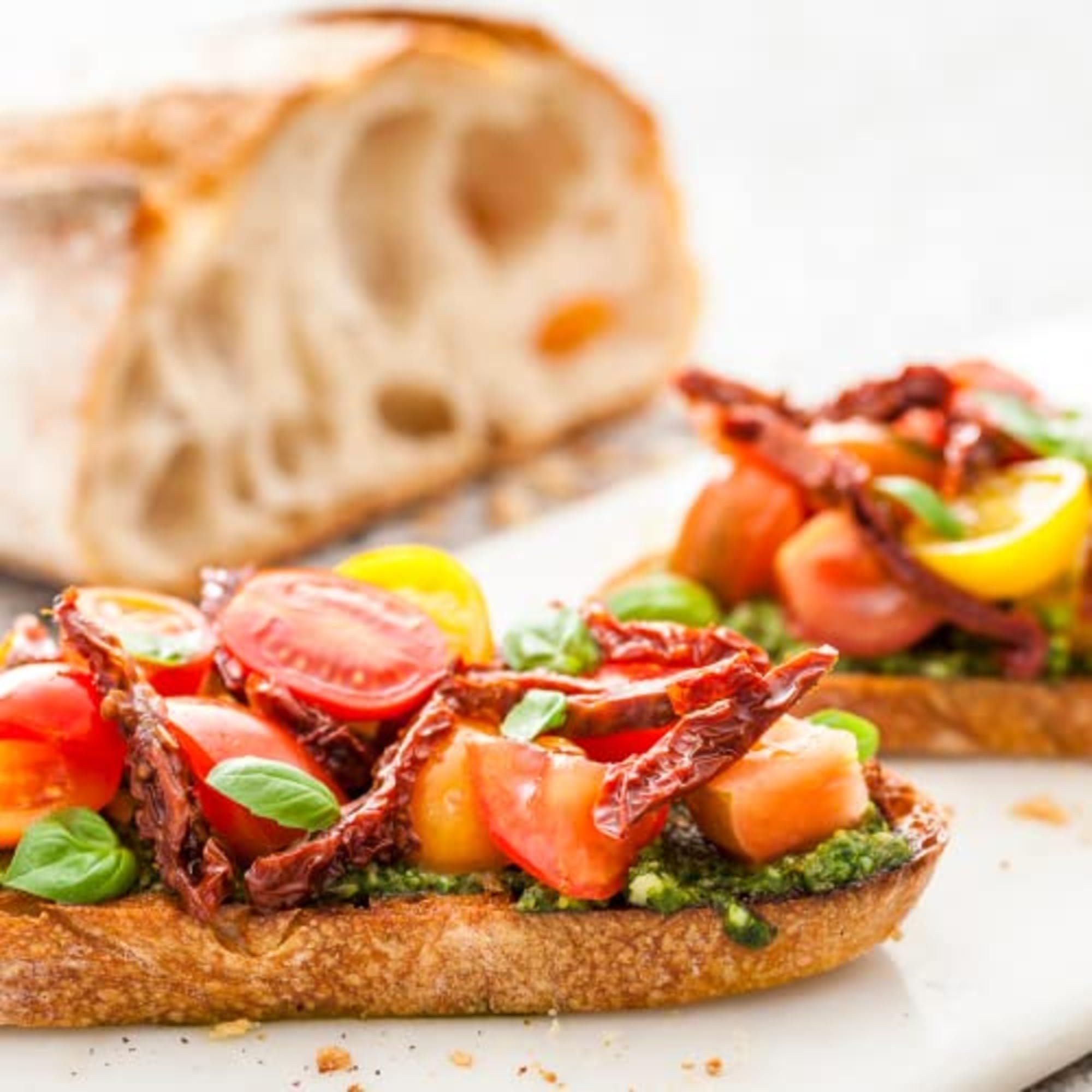 Sacla Italian Organic Vegetarian Basil Pesto Sauce - 190g