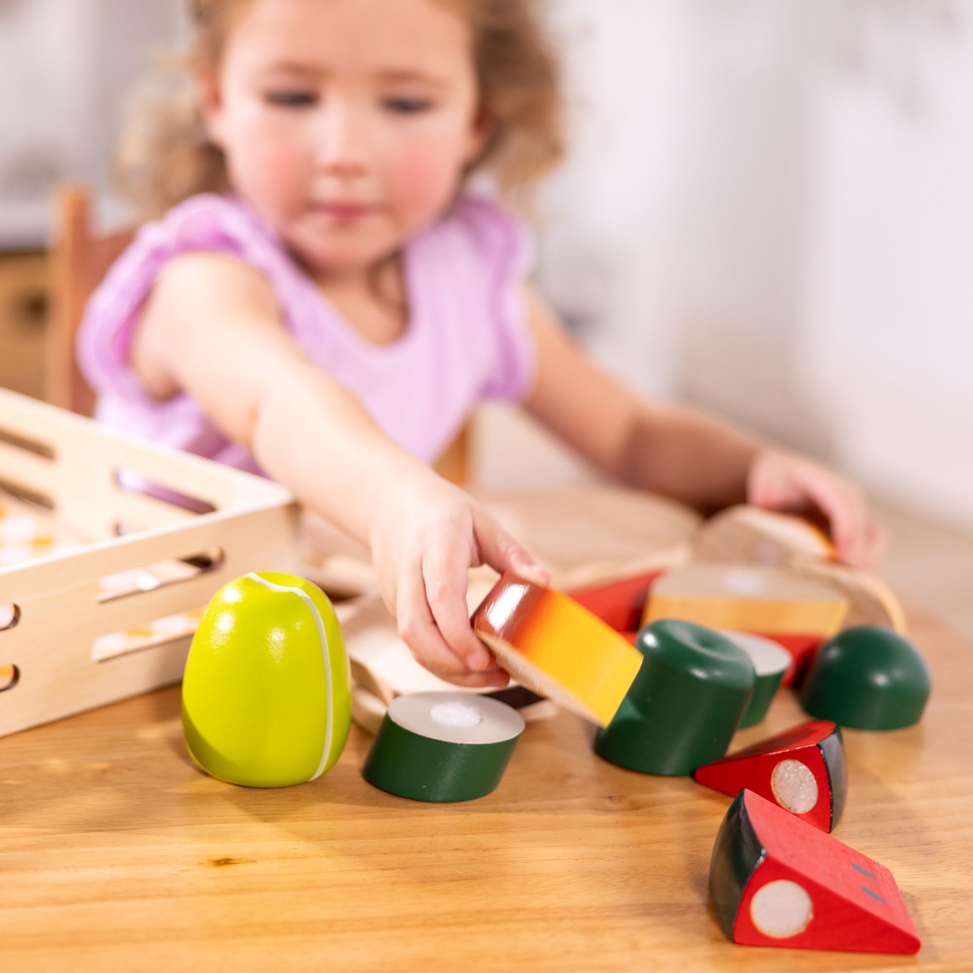 Melissa & Doug Cutting Food Play Food Set with Wooden Pieces, Knife, Cutting Board for Ages 3+ 8