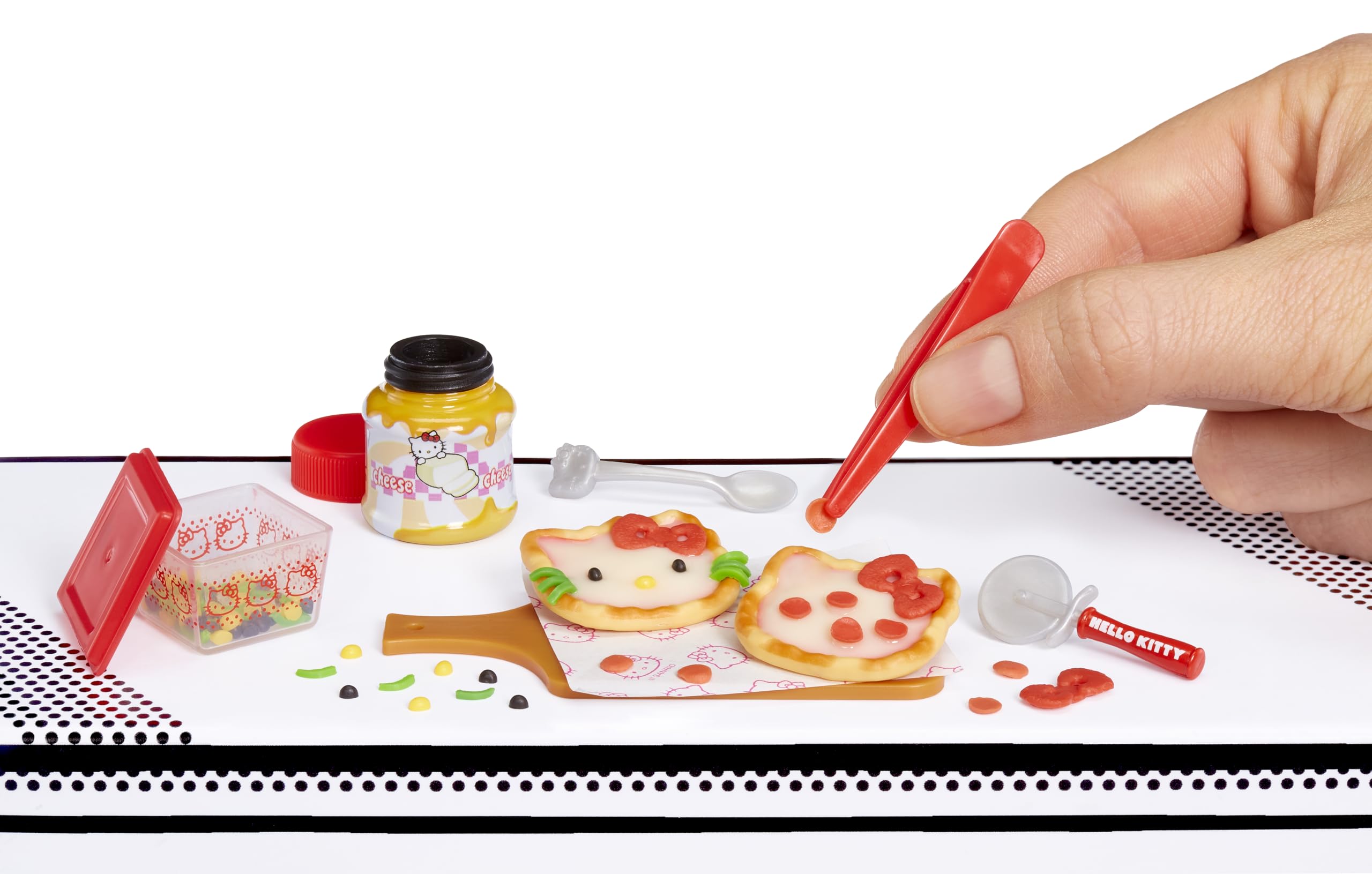 MGA's Miniverse Make It Mini Hello Kitty and Friends Series 2 - DIY Miniature Craft Set with Blind Packaging, 12 to Collect 3