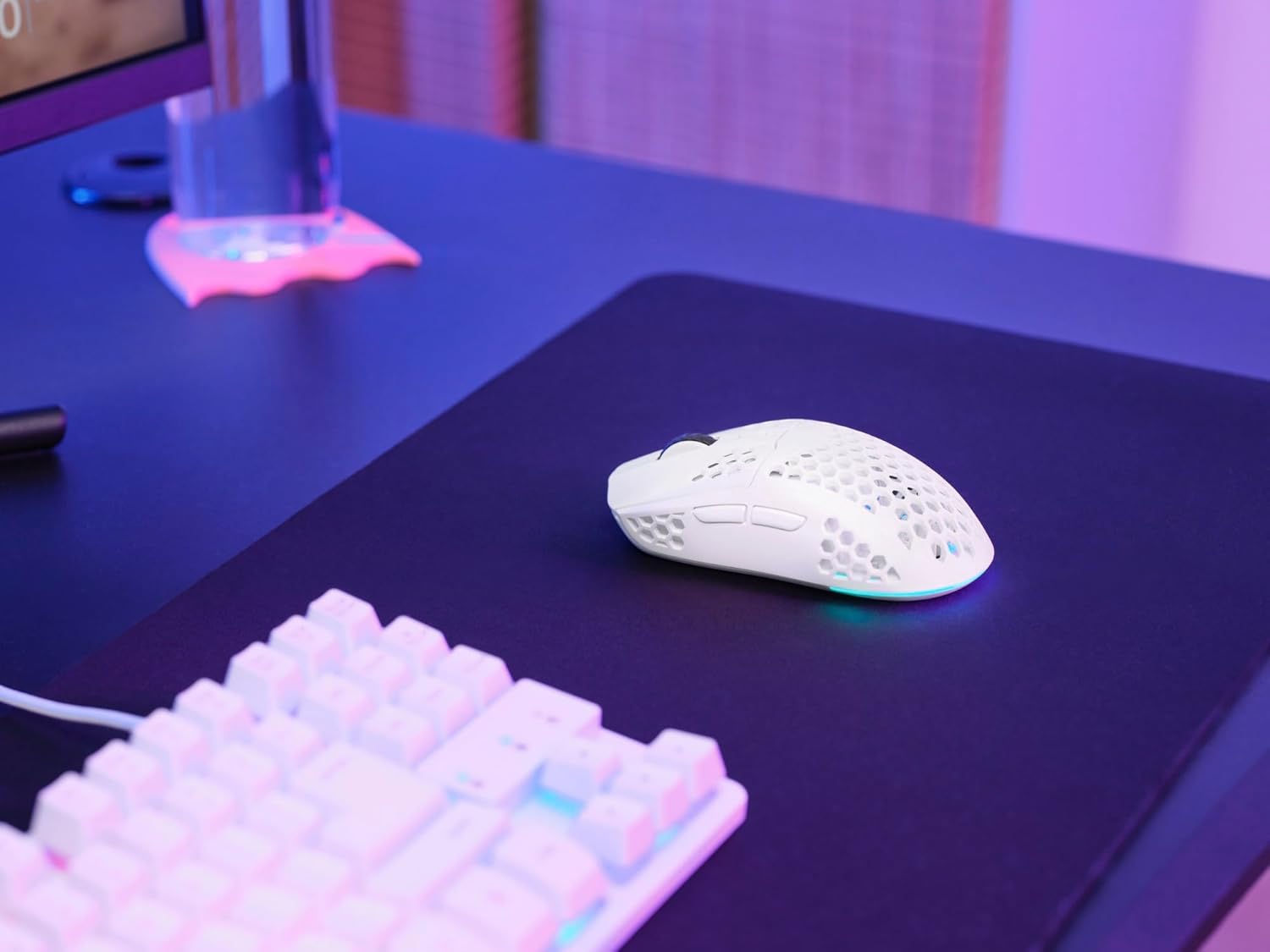 Trust GXT 929W Helox Wireless Gaming Mouse – Ultra-Lightweight 75g, 2.4GHz, Rechargeable, 800-4800 DPI, Honeycomb Design, White 6