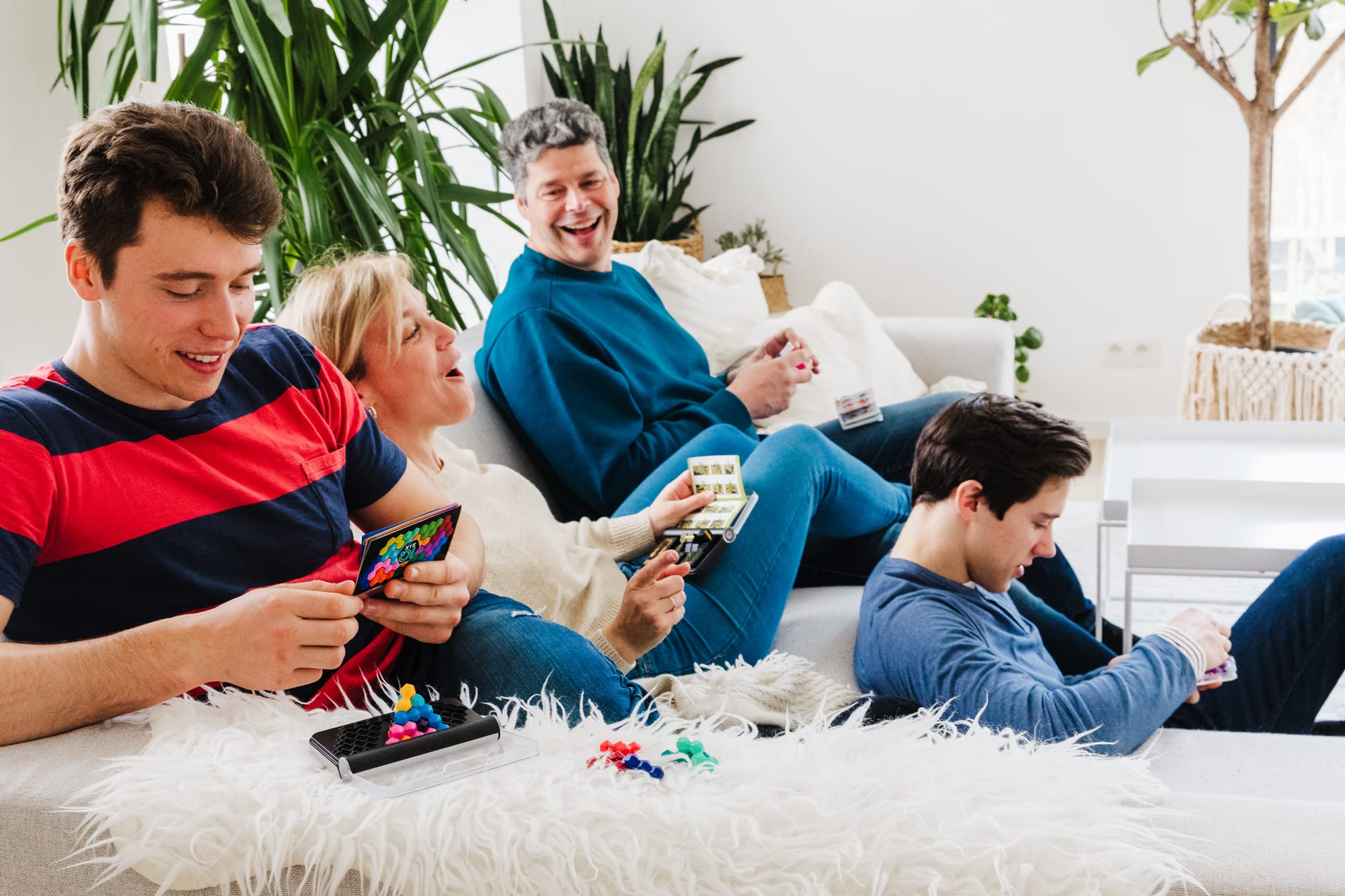 SmartGames IQ Circuit Puzzle Game with 120 Challenges for Ages 8+ 4