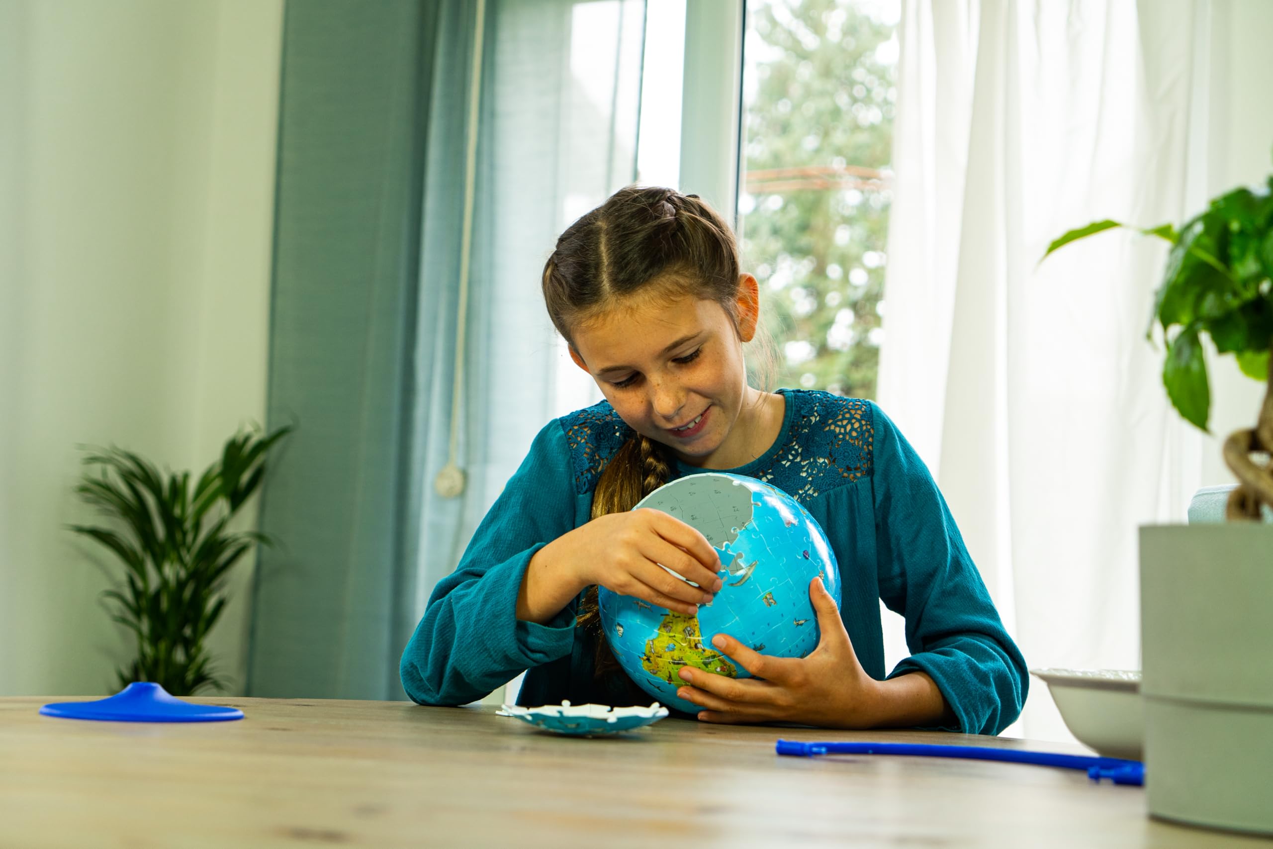 Ravensburger Children's Globe 3D Puzzle - 72 Pieces | Ages 6+ | 13cm Diameter