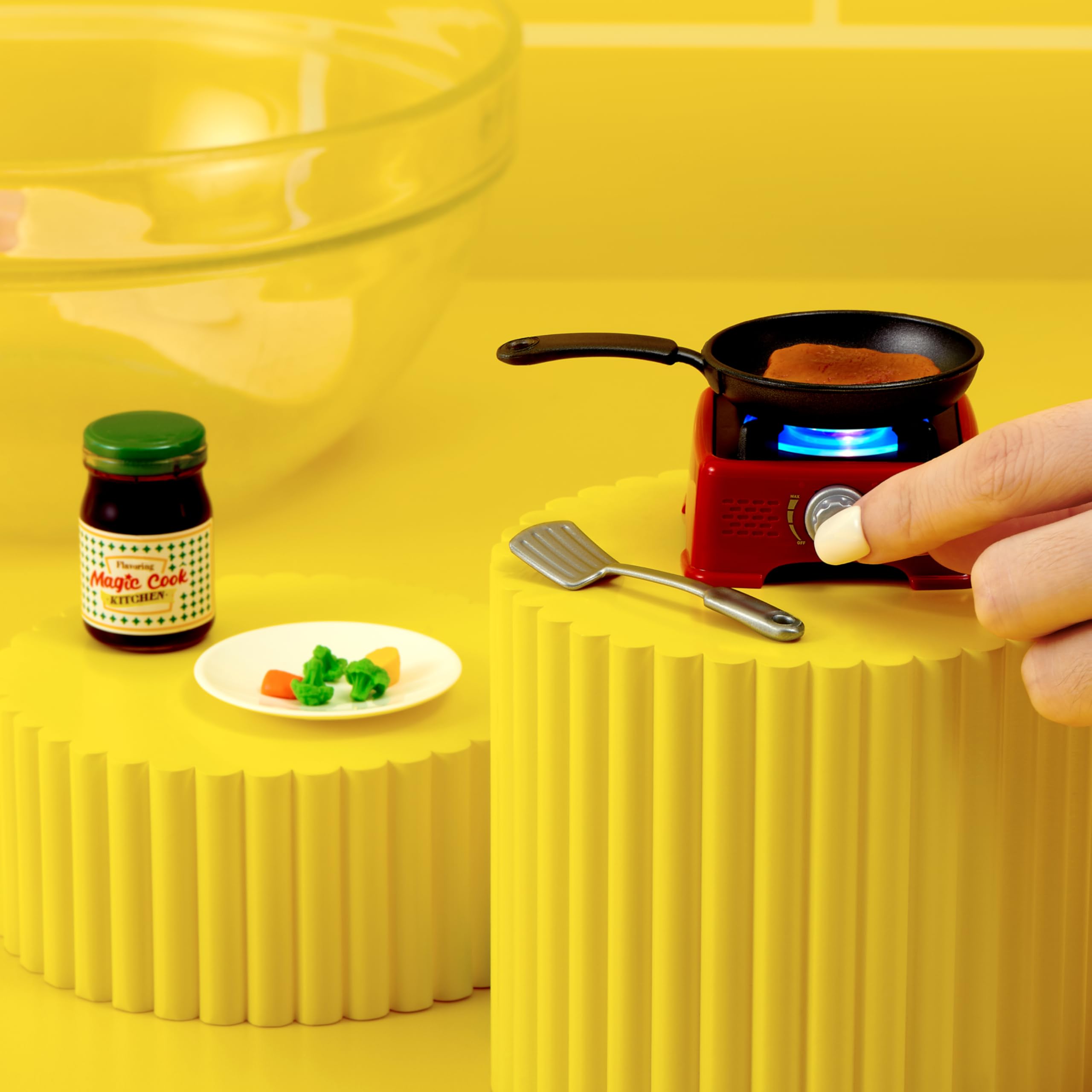 Mini Brands Really Works Magic Cook Kitchen Capsule - Ice-cream Maker | Working UV Light | Ages 3+