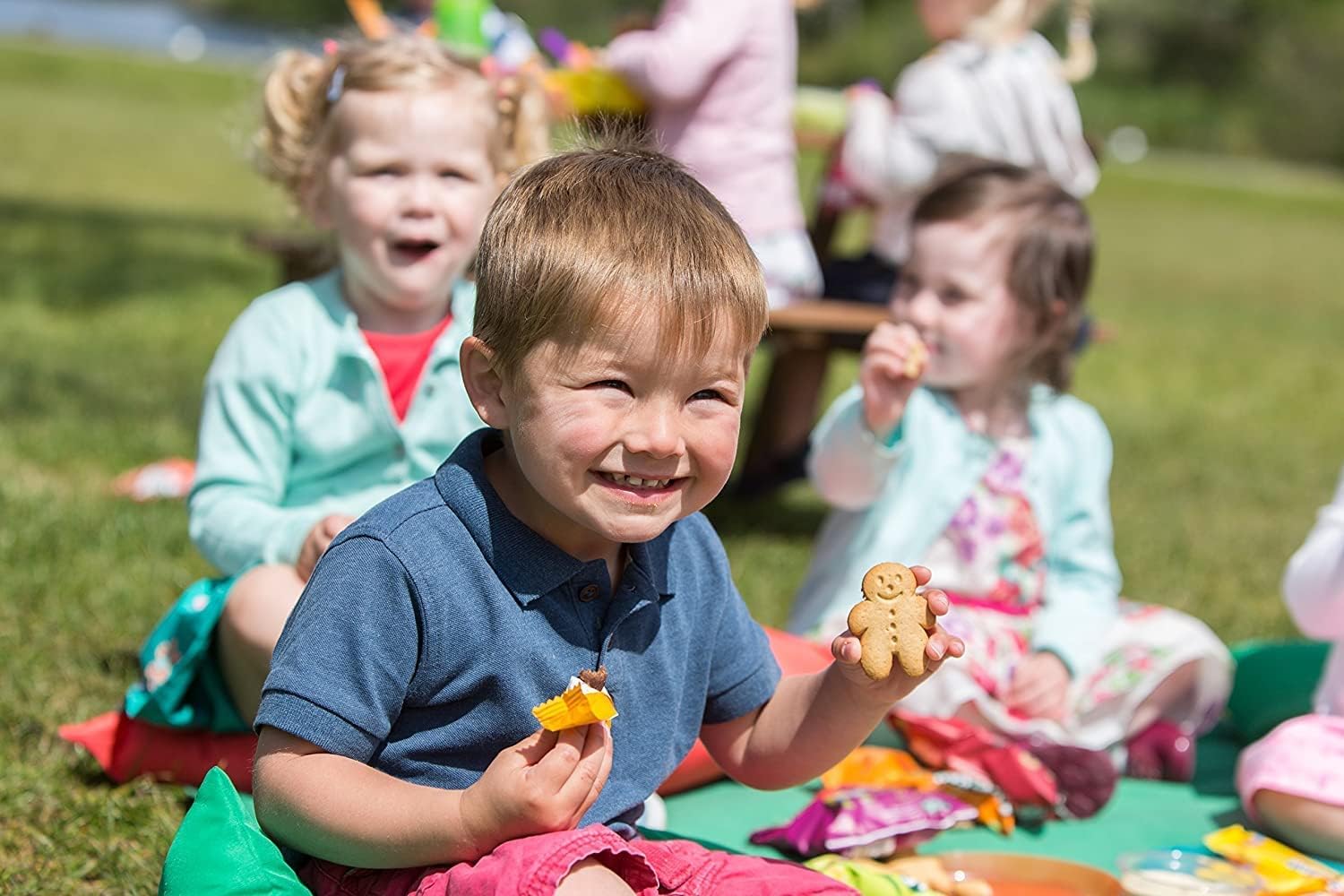 Organix Gingerbread Men Organic Toddler Snack Biscuits 12+ Months 135g 6