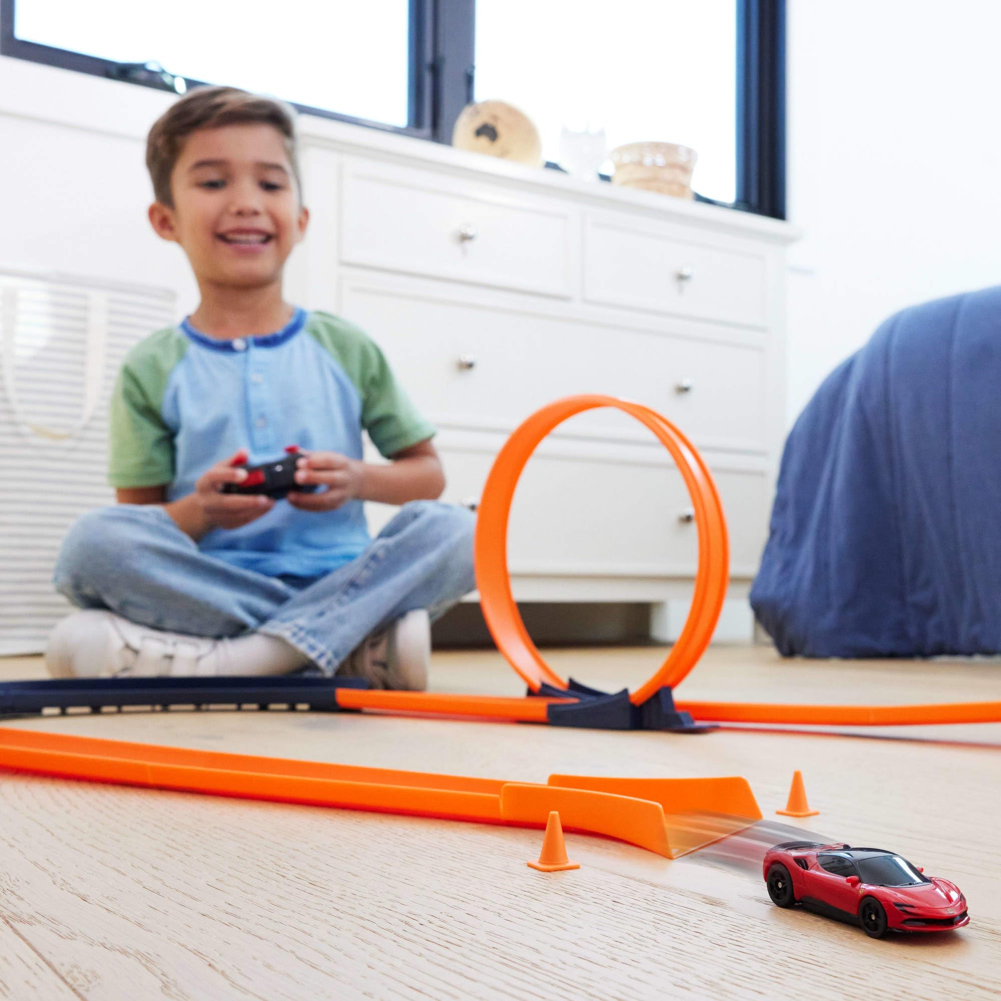 Hot Wheels RC Ferrari SF90 Stradale Assetto Fiorano - 1:64 Scale Remote-Control Car for Kids 5+ 4