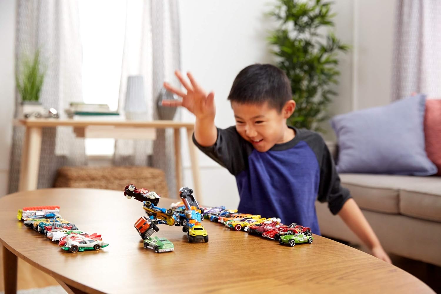 Hot Wheels 5785 Basic Die-Cast Vehicle - Assorted 1:64 Scale Cars for Kids & Collectors 8