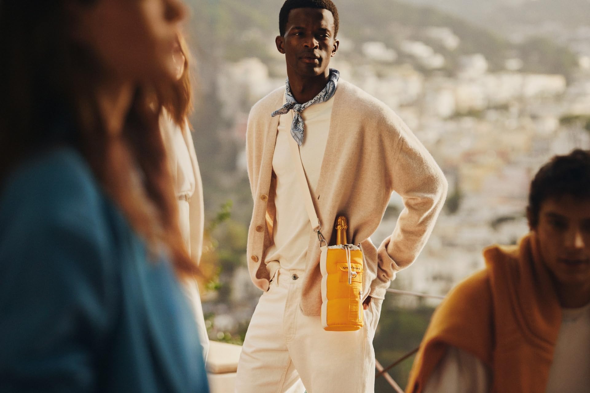 Veuve Clicquot - Yellow Label Brut Champagne with Puffy Bottle Holder (75cl) 9