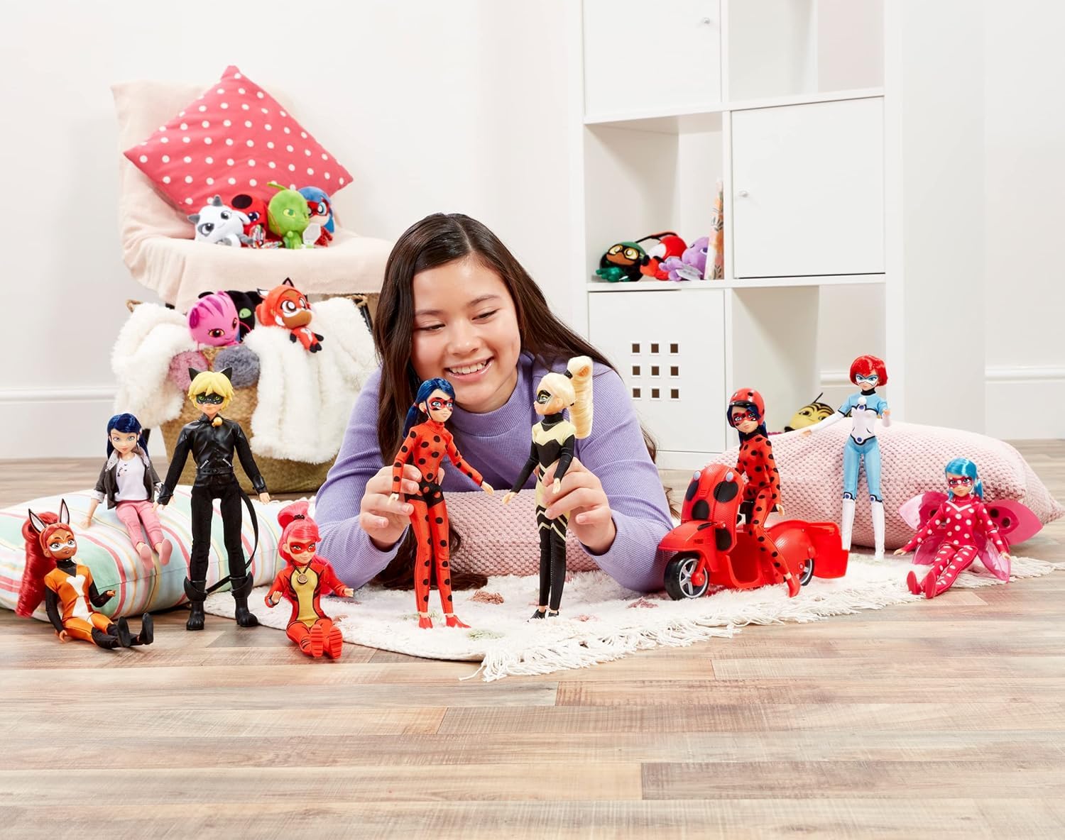 Miraculous Ladybug & Cat Noir 26cm Rena Rouge Fashion Doll - Articulated Alya Figure with Kwami Trixx & Yoyo Weapon 7