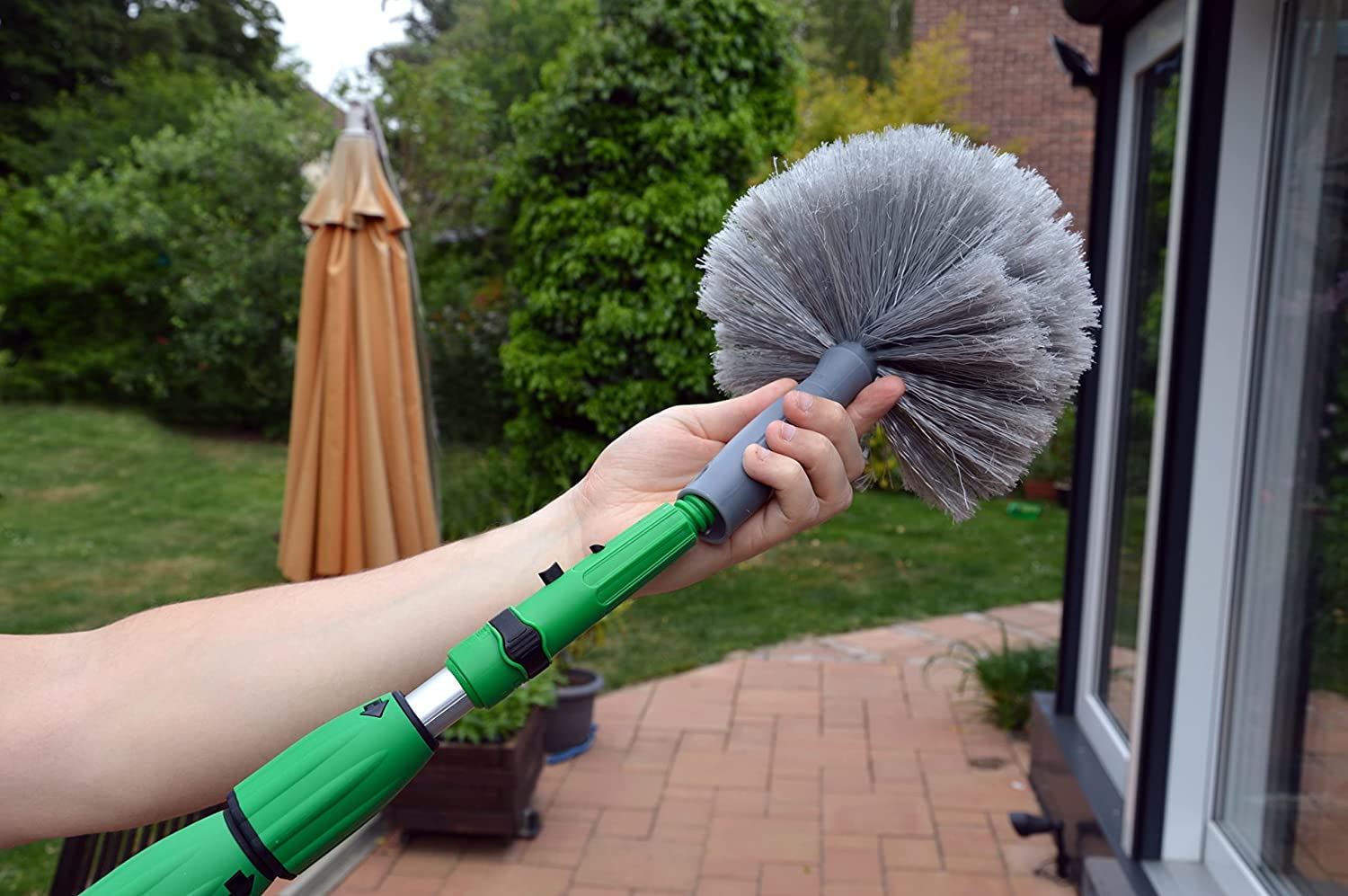 Unger StarDuster Cobweb Brush - Grey Dome-Shaped Duster for Walls, Corners & Ceilings 4