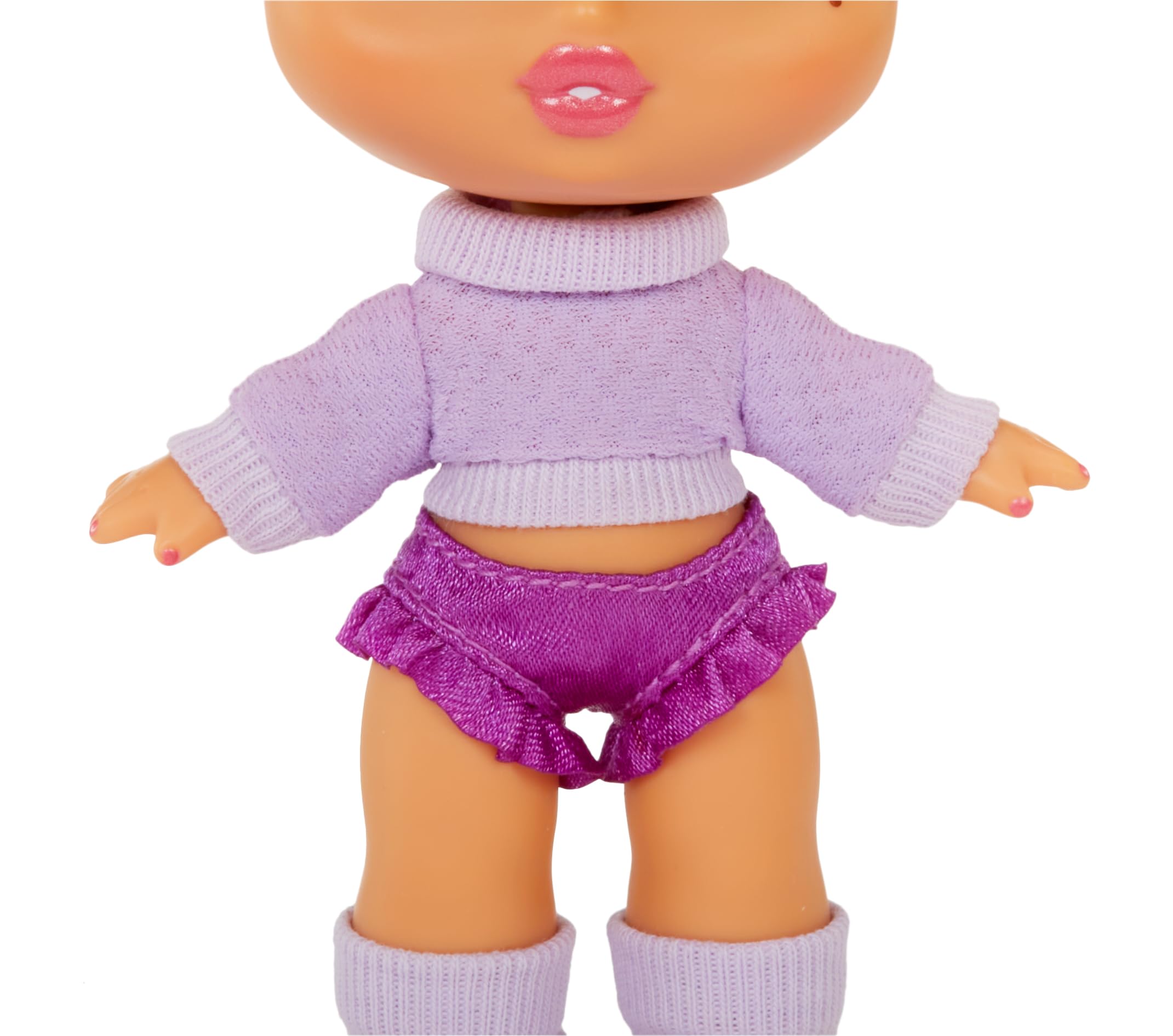 Bratz Babyz Runwayz Doll - Yasmin - Collectible Fashion Doll with Outfit & Accessories 7