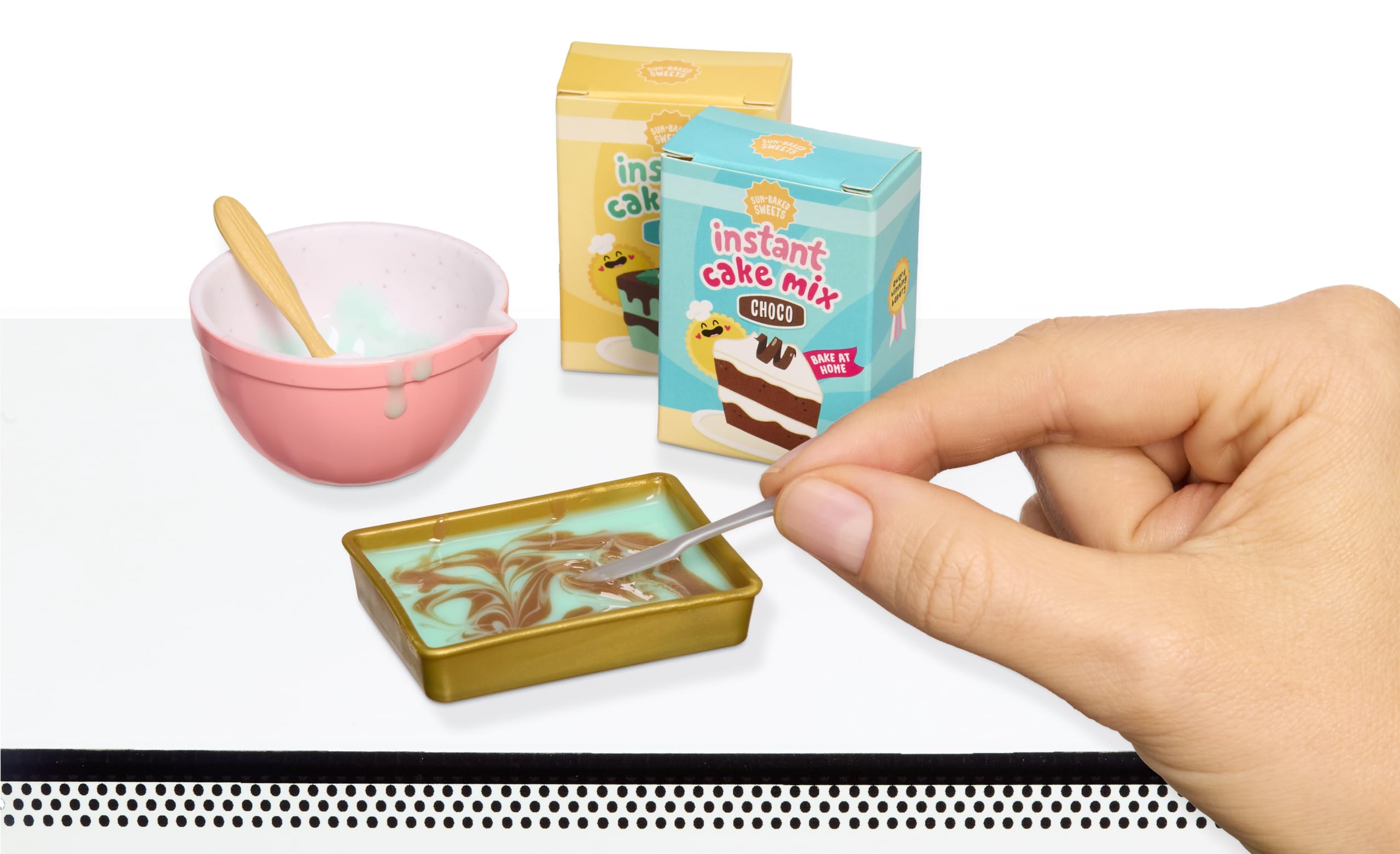 MGA's Miniverse Make It Mini from Scratch Series 2 - DIY Mini Collectible Baking Set 8