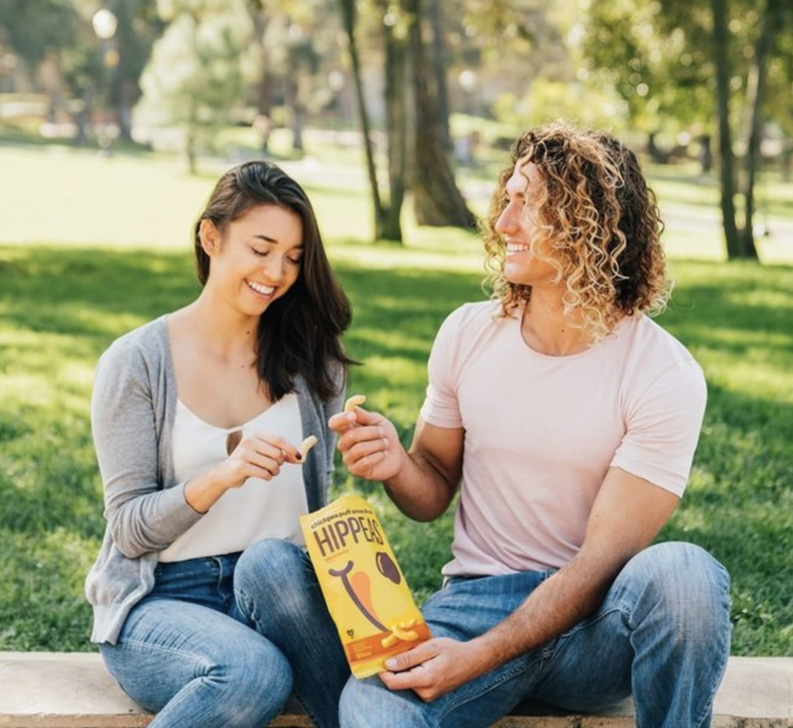 Hippeas Take It Cheesy Chickpea Puffs Vegan Crisps Multipack | 25 x 15g 3