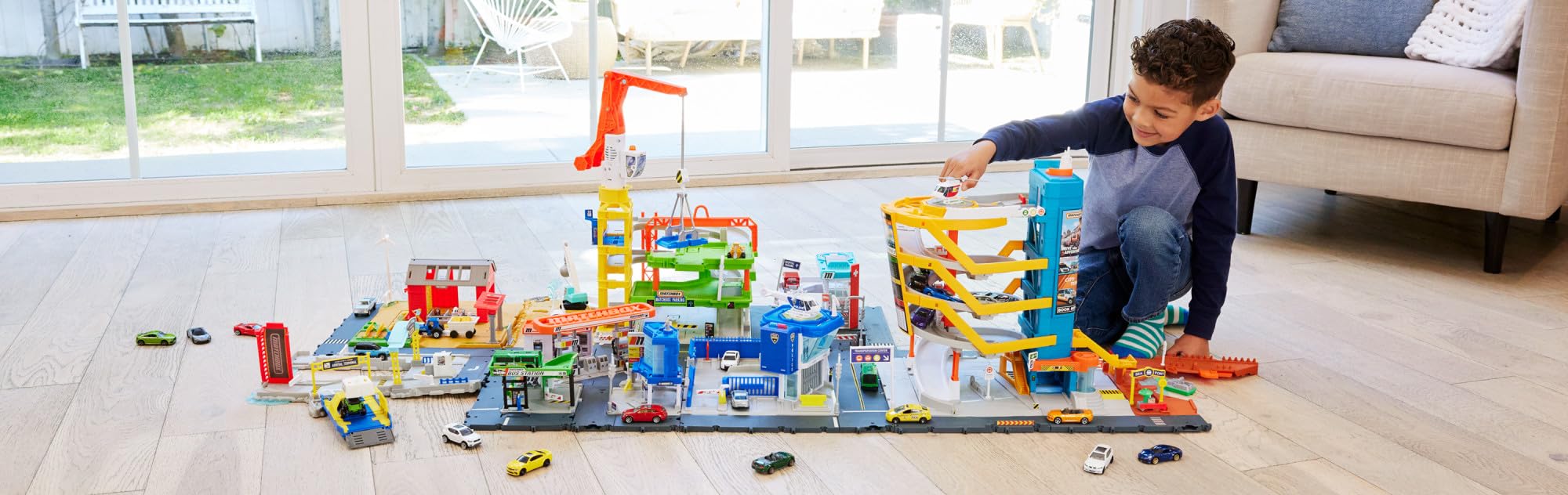 Matchbox Airport Takeoff Adventure Playset with Die-Cast Audi e-tron - Vehicle Playset for Kids