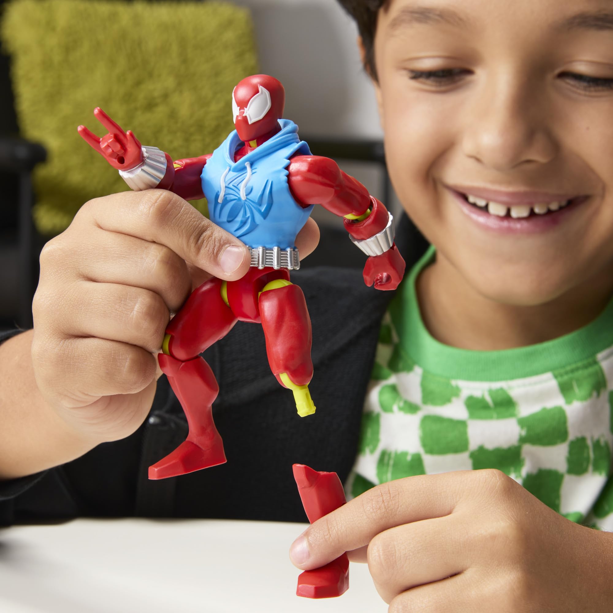 SPIDER-MAN MixMashers Scarlet Spider Action Figure - 5 Inch Scale, Interchangeable Parts | Ages 4+ 6