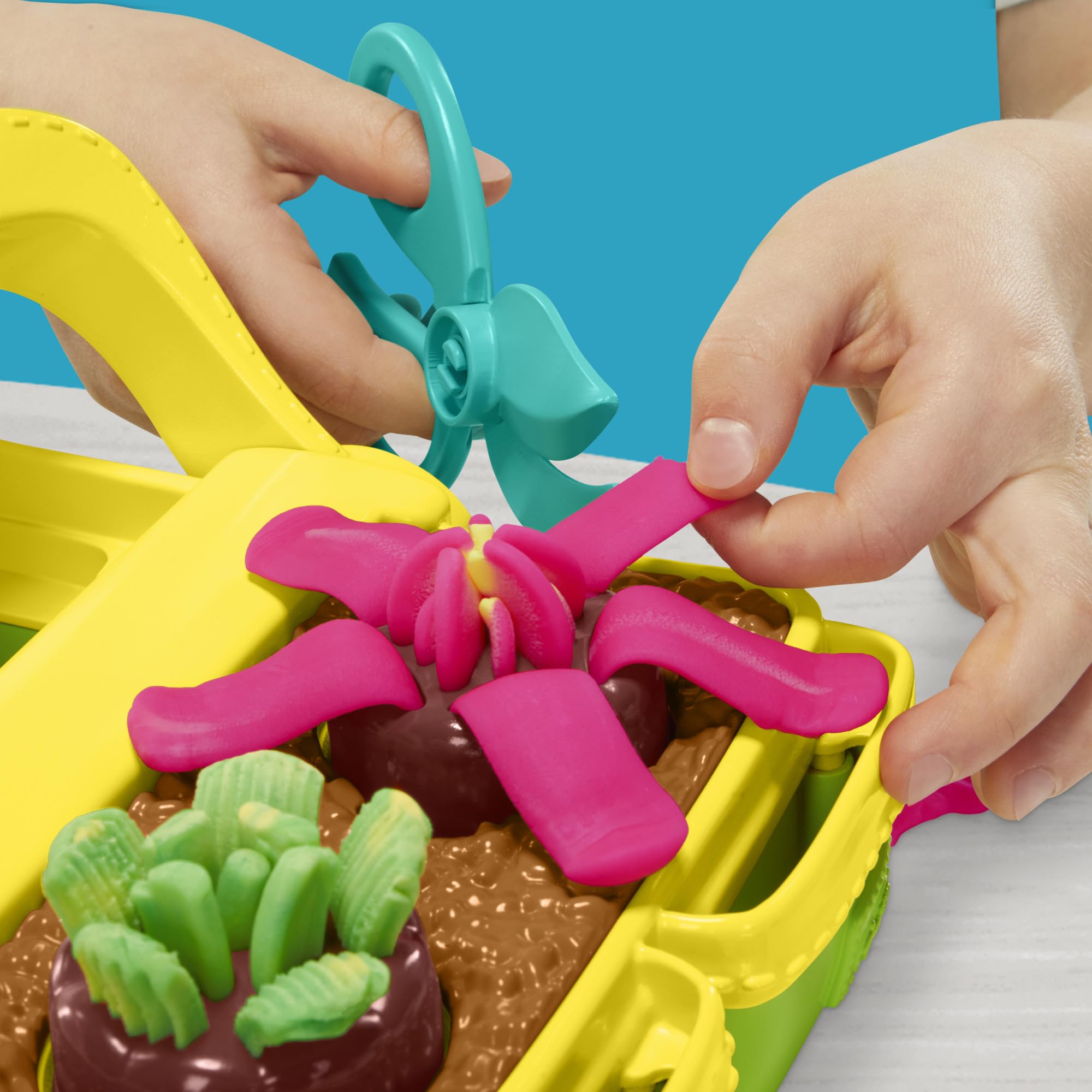 Play-Doh Blooming Flowers Playset - Creative Arts & Crafts for Toddlers 3+ 3