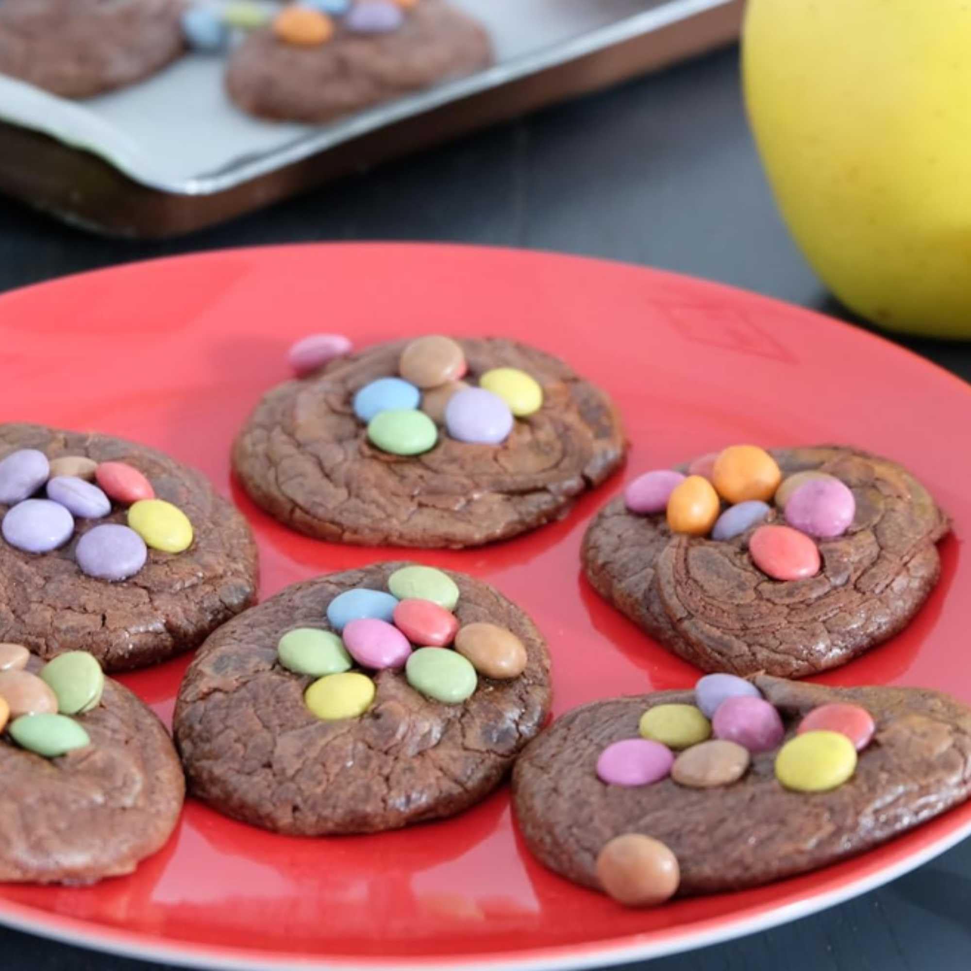 Nestlé SMARTIES Mini Mix-In 500g - Chocolate Baking Mix-In with Colourful Sugar Shells 8