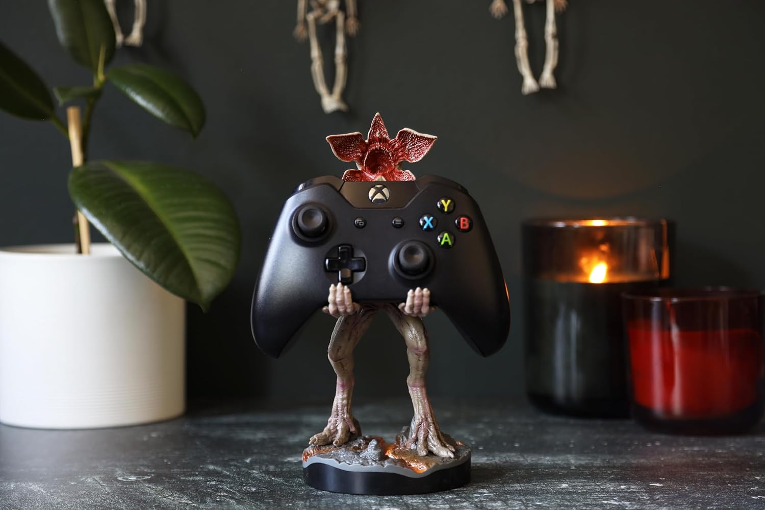 Stranger Things - Demogorgon Controller Holder & Phone Stand for Gaming Setup 4