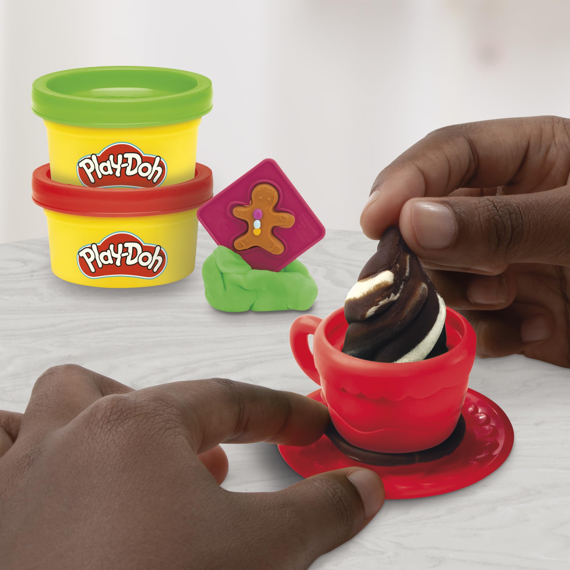 Play-Doh Holiday Advent Calendar - 24 Days of Creative Play for Kids 3+ 4