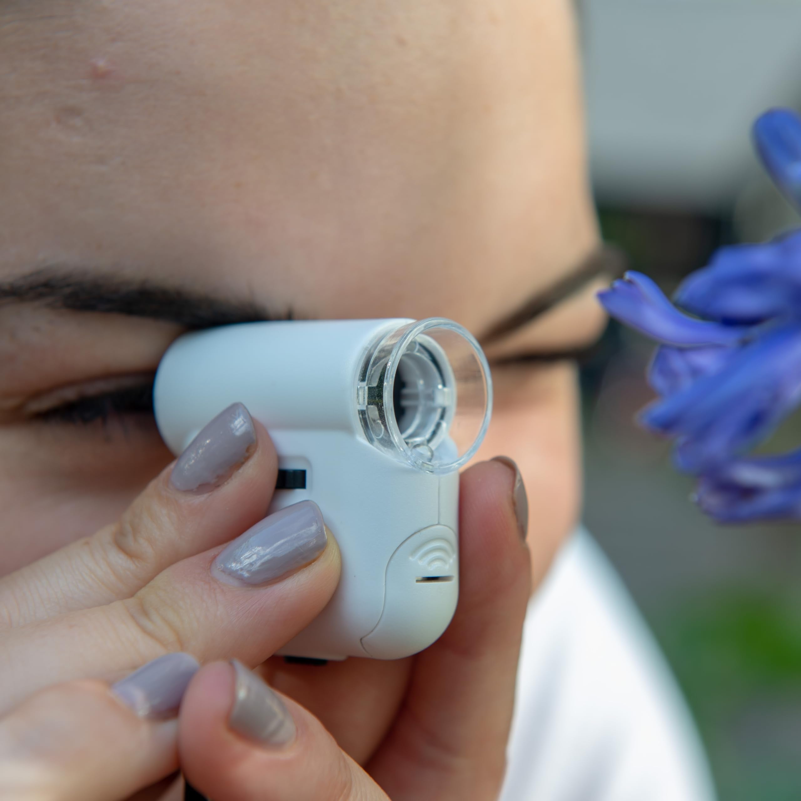 World's Smallest Microscope EG7930 - 10x Magnification STEM Toy for Kids 7+ 10