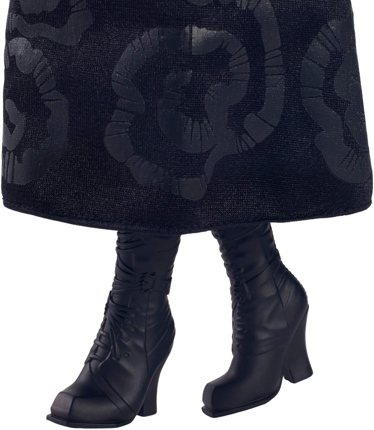 Mattel Wicked Elphaba Fashion Doll & Accessories - Green Skin, Braided Hair, Movie-Inspired Outfit 4