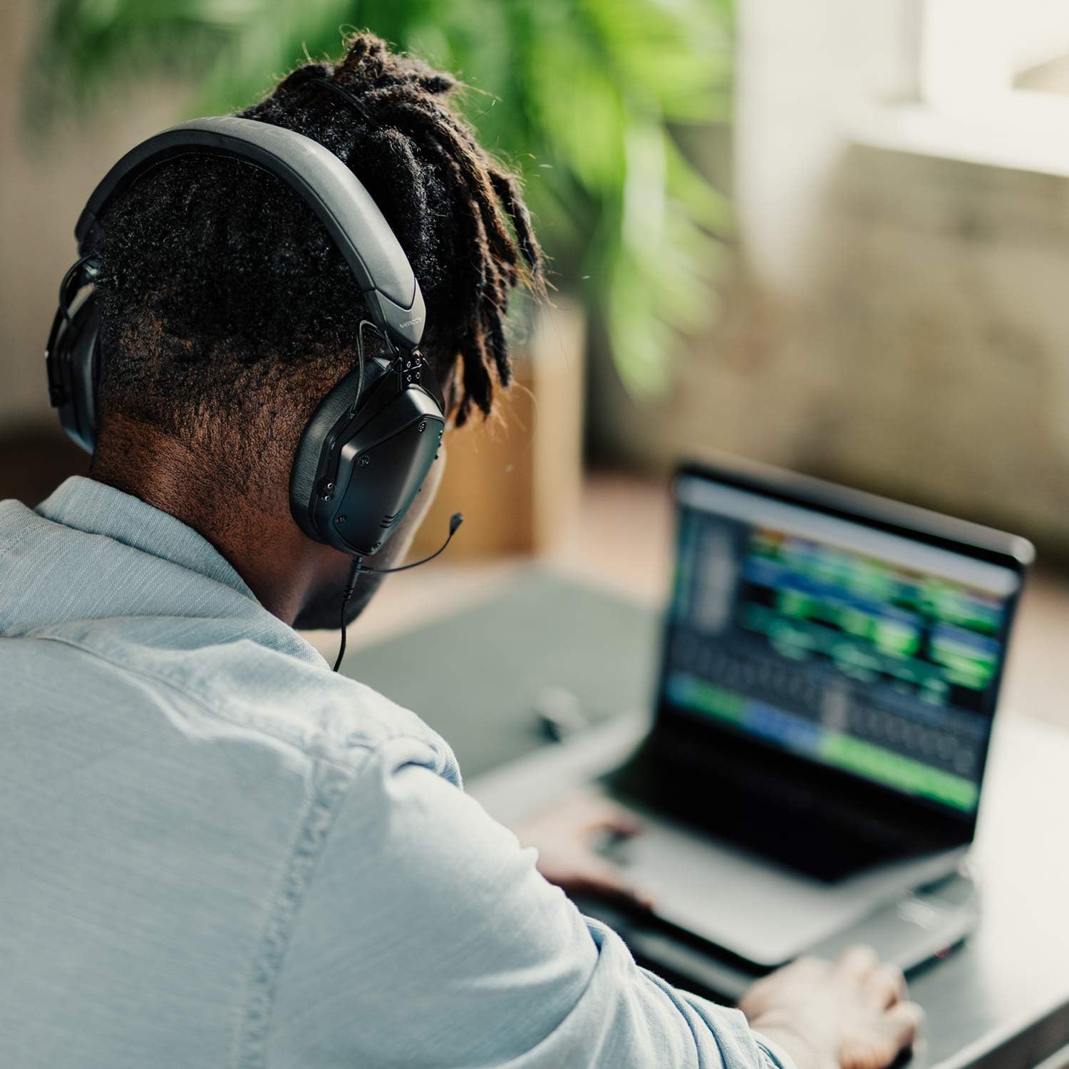 V-Moda BoomPro Detachable Microphone for Gaming & Communication - Black 8