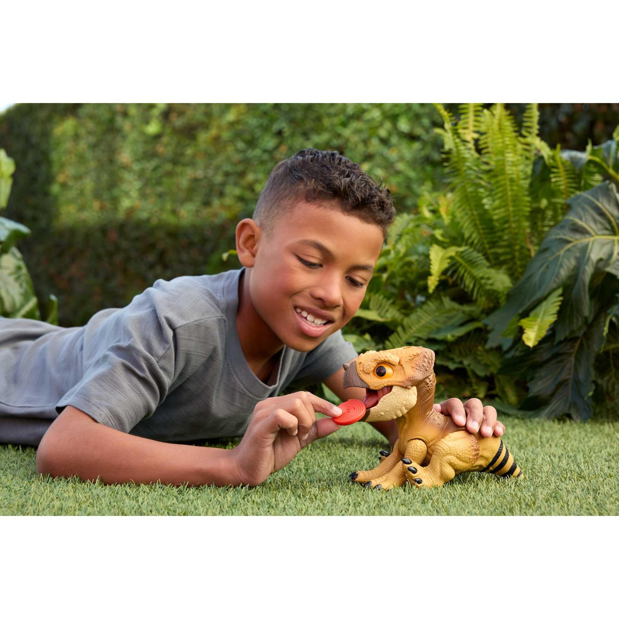 Jurassic World Rebirth Primal Protector Aquilops 'Dolores' Interactive Dinosaur Toy | Ages 4+ 2