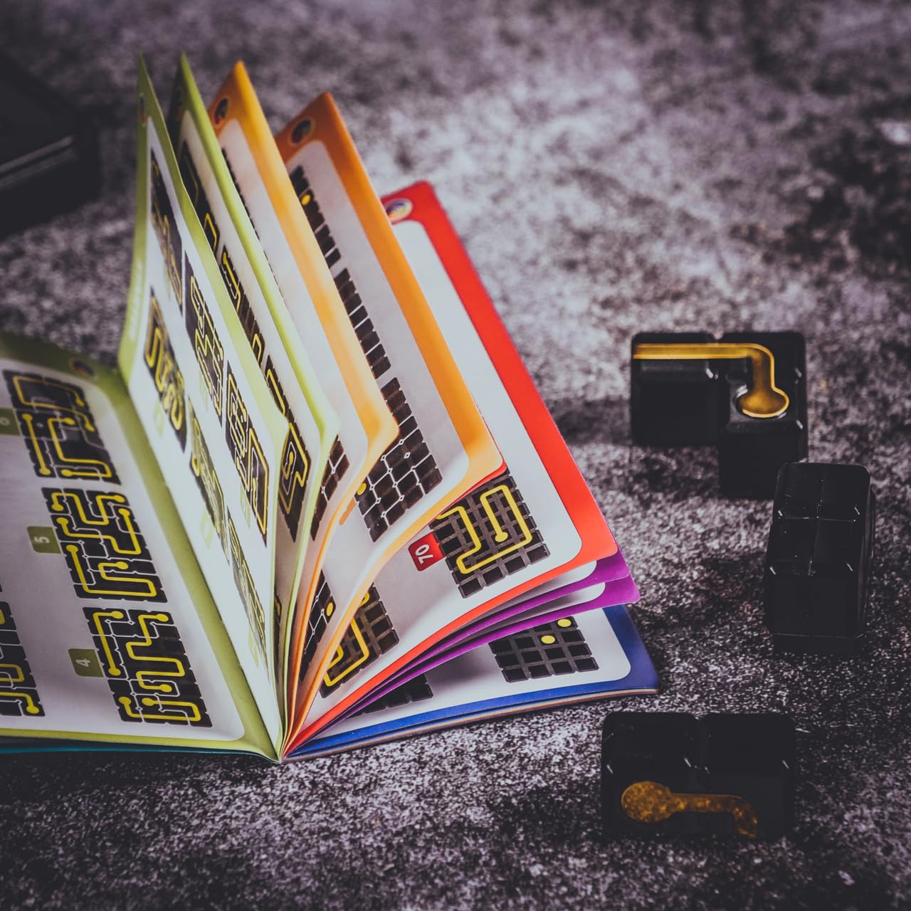 SmartGames IQ Circuit Puzzle Game with 120 Challenges for Ages 8+ 6