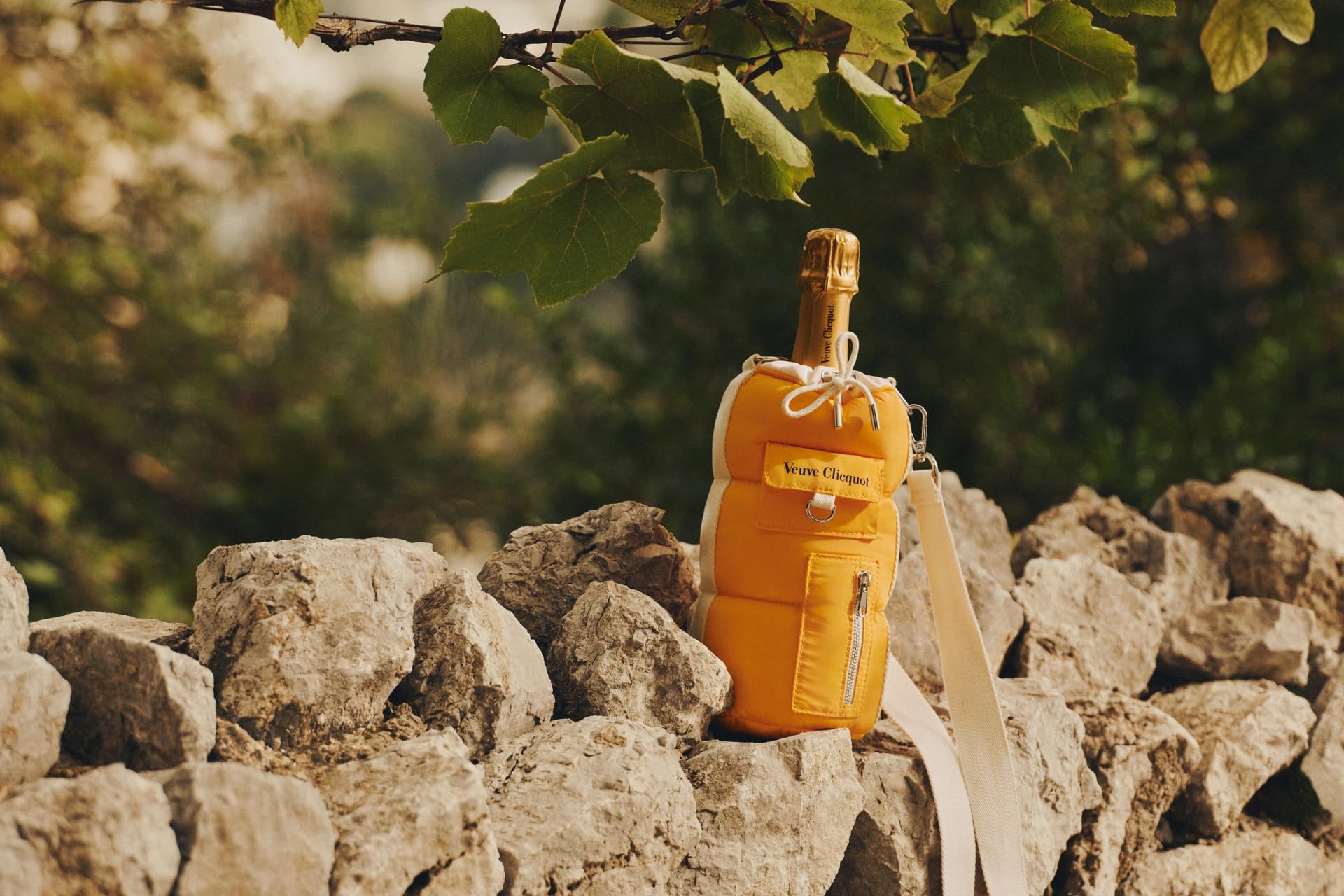 Veuve Clicquot - Yellow Label Brut Champagne with Puffy Bottle Holder (75cl) 10