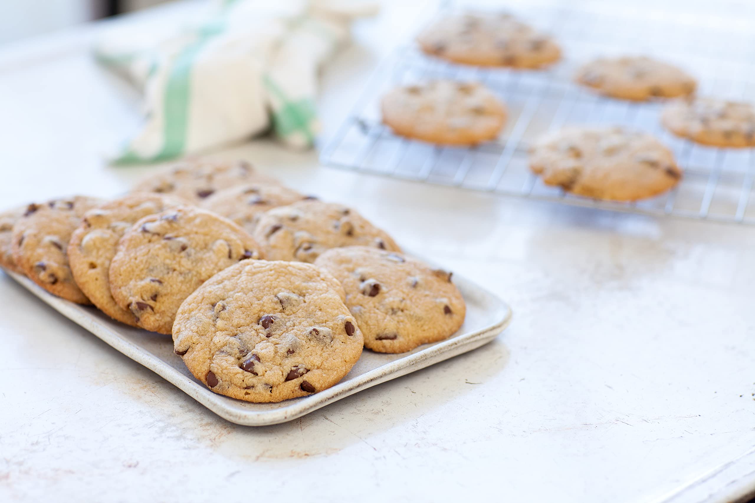 Guittard Semi-Sweet Chocolate Baking Chips 46% Cacao - 340 g 5