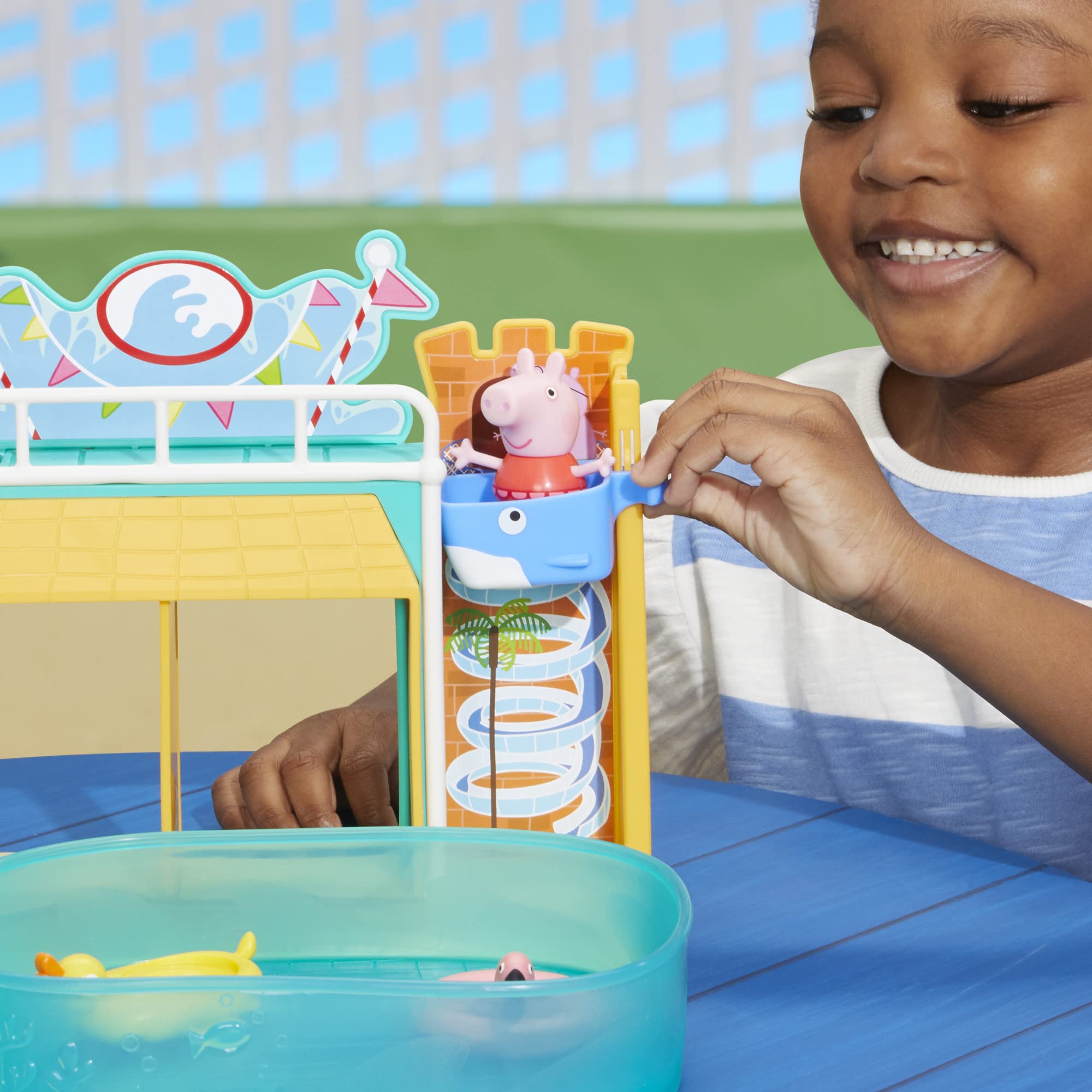 Peppa Pig Waterpark Playset - 2-Sided Playset with Figures & Accessories for 3+ 6
