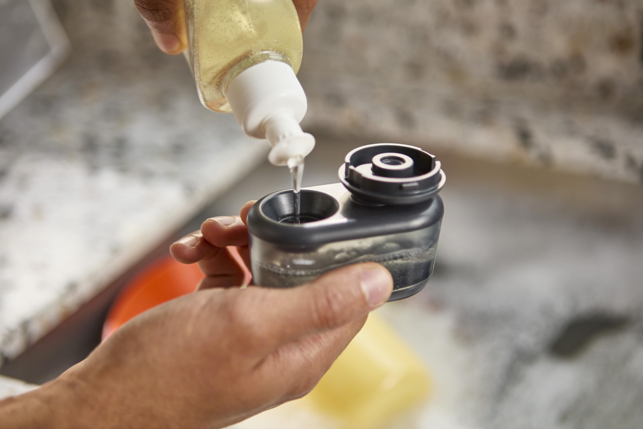 Joseph Joseph SinkTech Soap-Dispensing Palm Brush with Stainless-Steel Stand 6