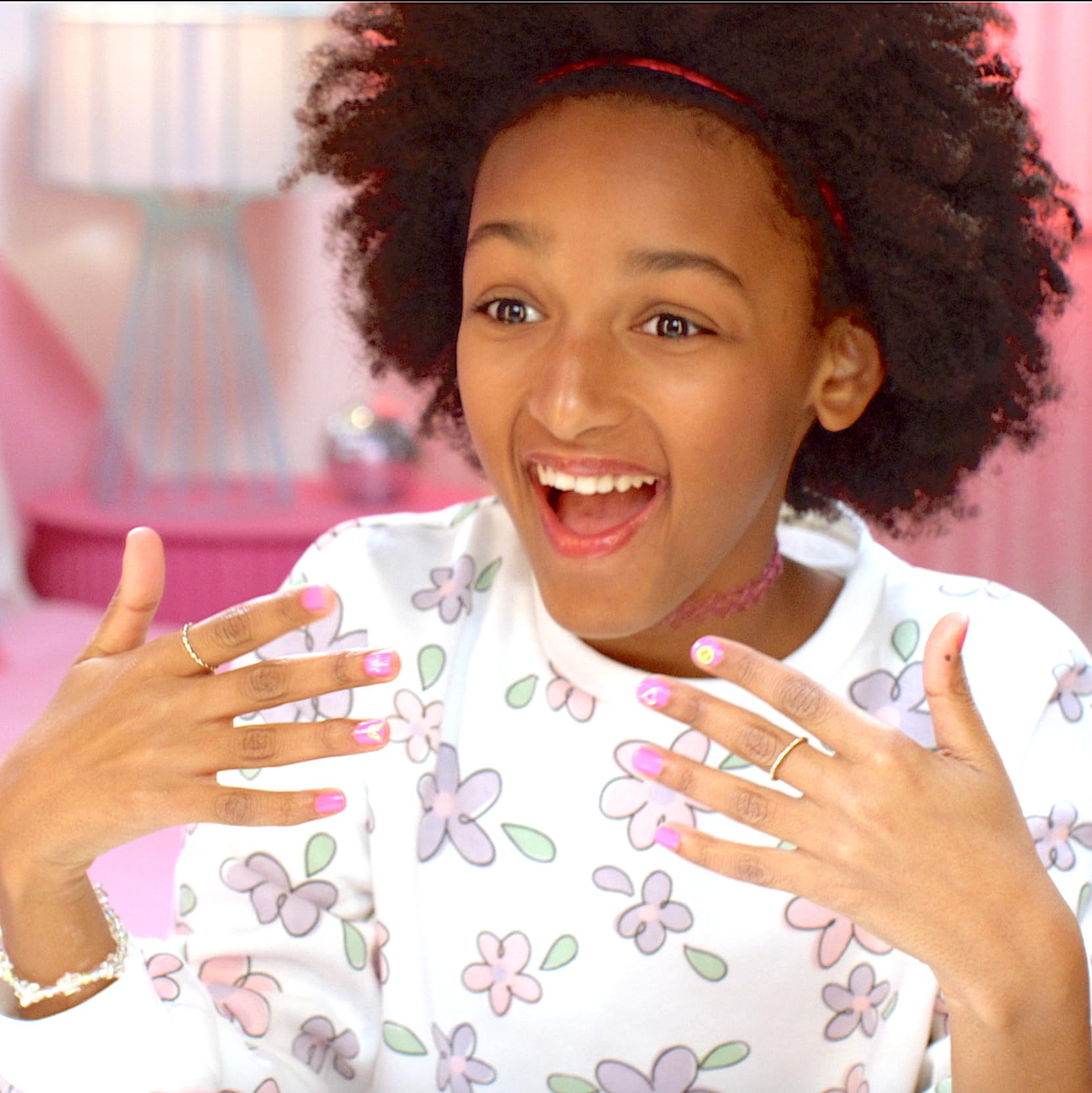 Canal Toys Style 4 Ever Mini Beauty Surprise Dispenser, Mystery Unboxing Vending Machine with 15 Trendy Makeup Miniatures 7