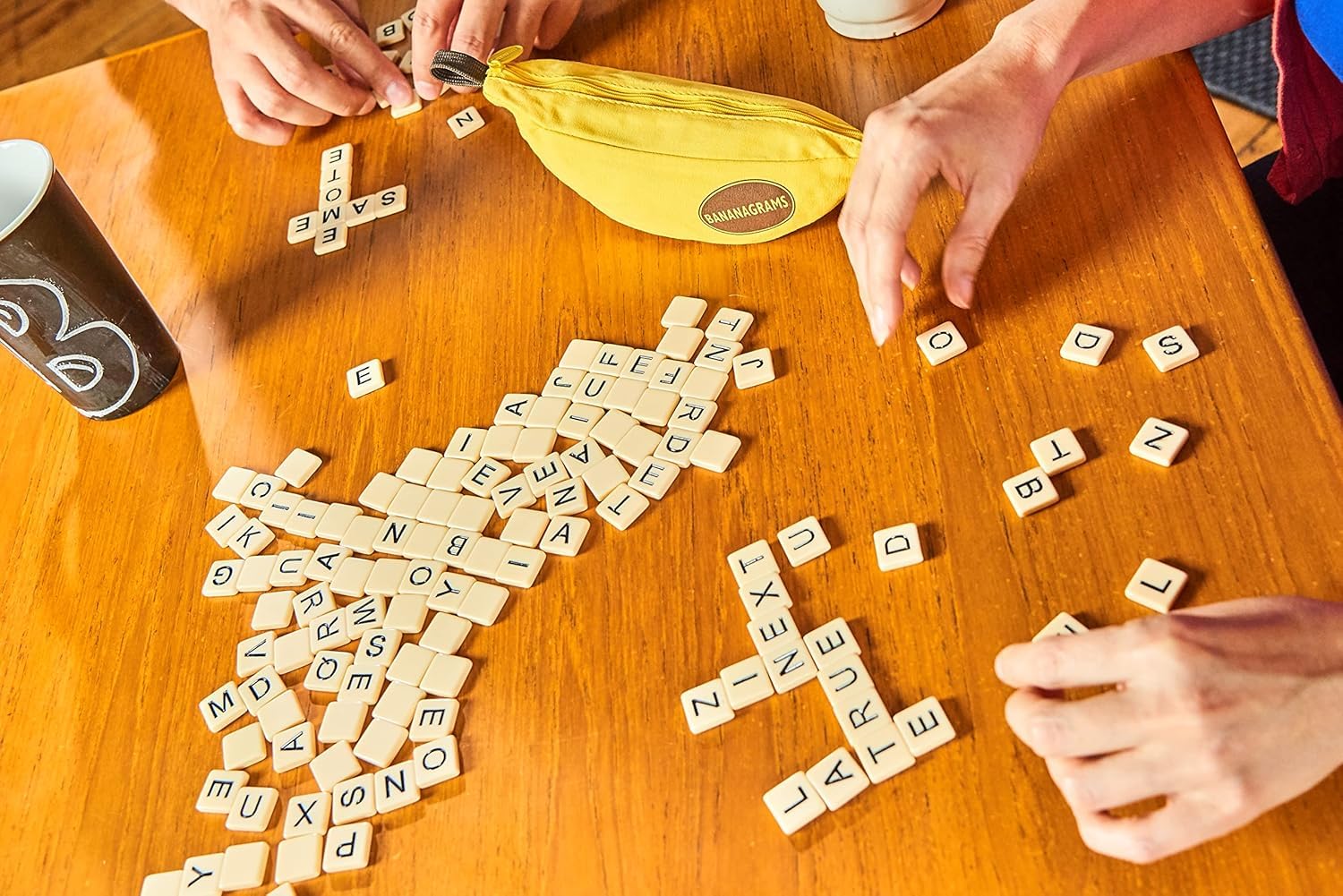 BANANAGRAMS Bananagrams Word Game for 2-6 Players, Ages 7+ 3