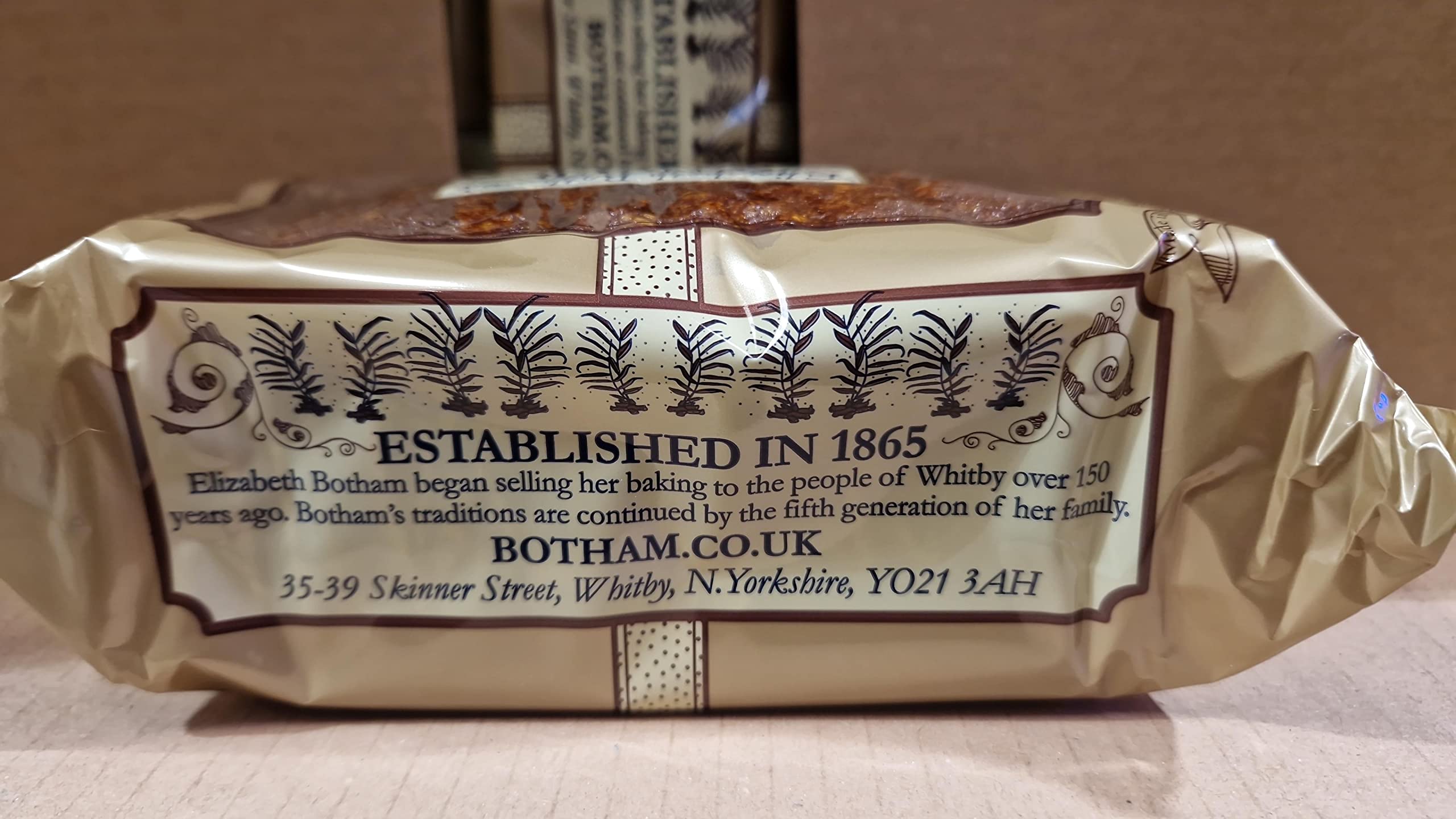 Botham's Yorkshire Ginger Parkin Cake, 400g - Traditional Oatmeal & Treacle Treat with Spicy Ginger