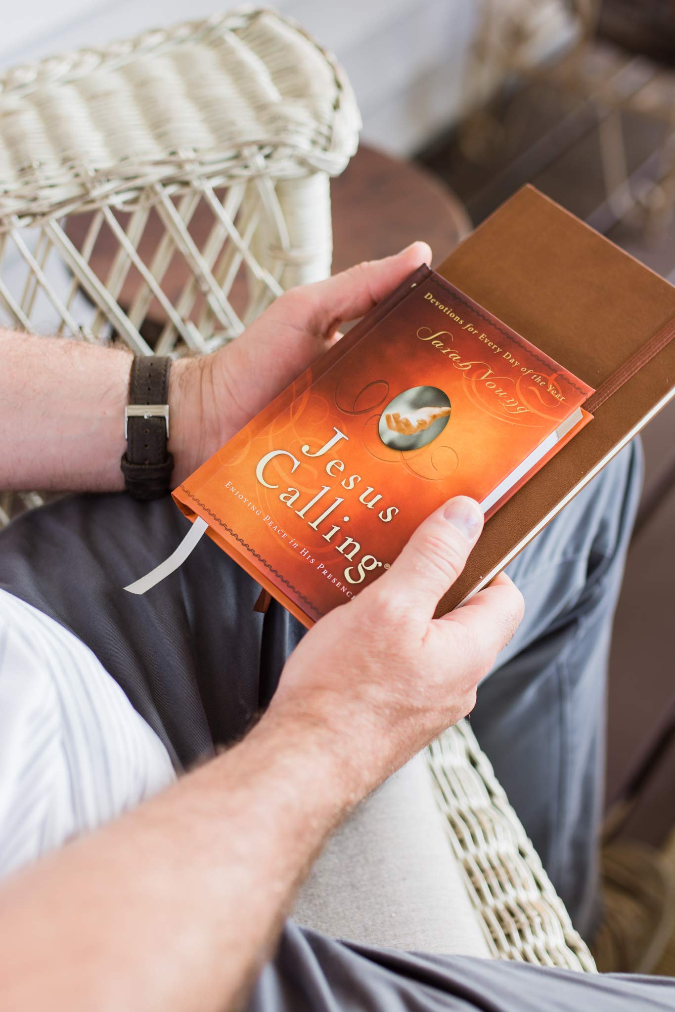Thomas Nelson Jesus Calling: Enjoying Peace in His Presence Devotional Calendar | Hardcover | English