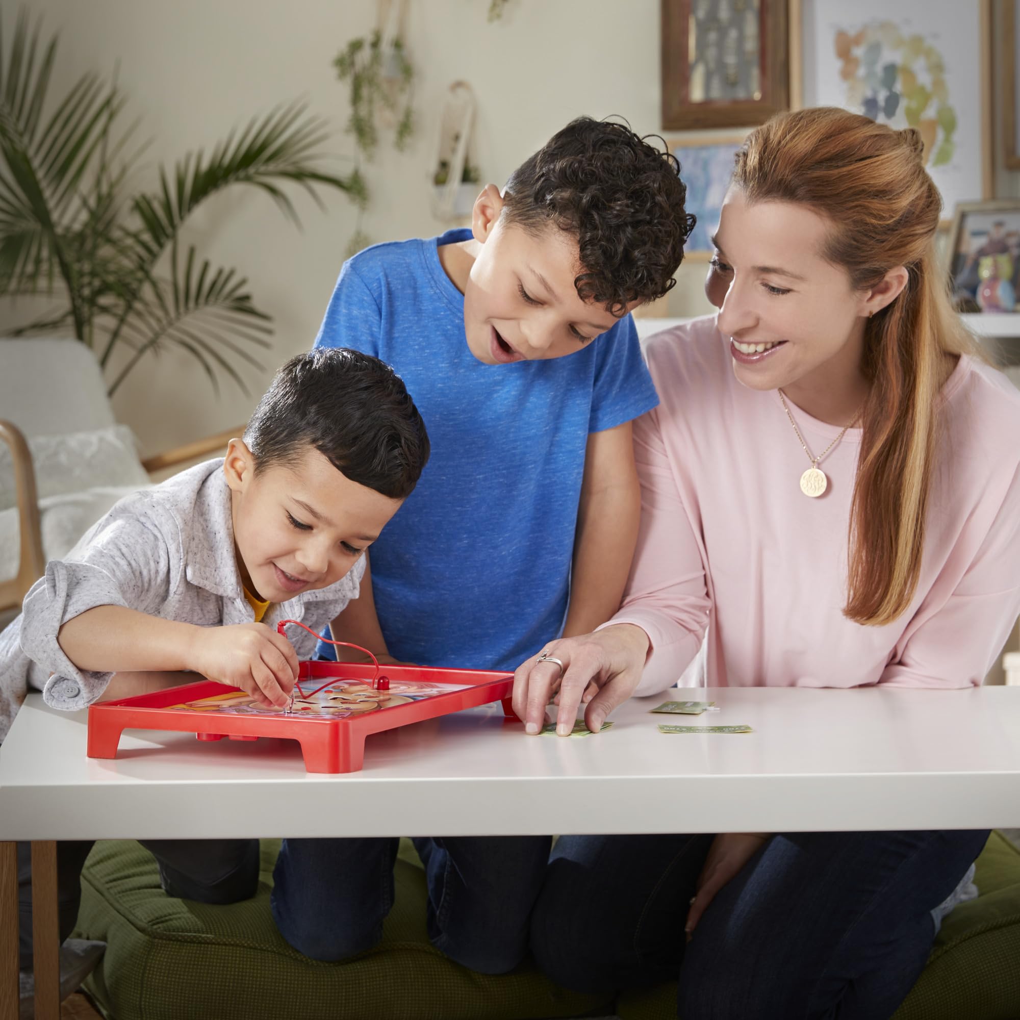 Hasbro Gaming Operation Classic Electronic Board Game 14