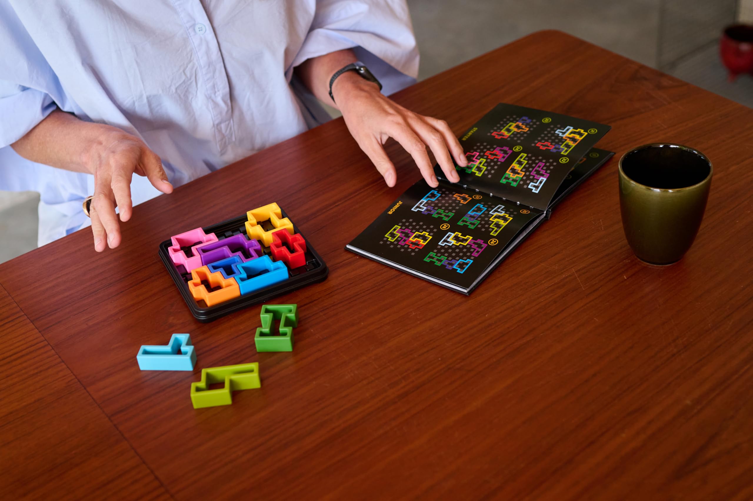 SmartGames IQ Deluxe Square Puzzle Game with 120 Challenges 10